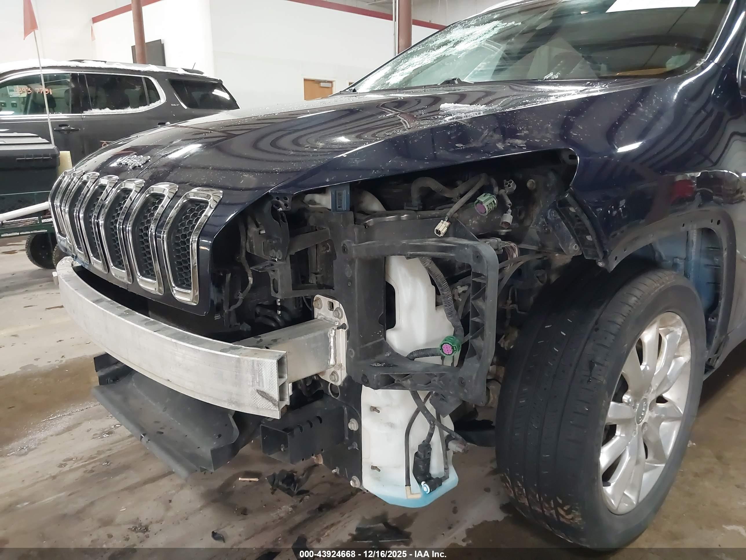 JEEP CHEROKEE image 6