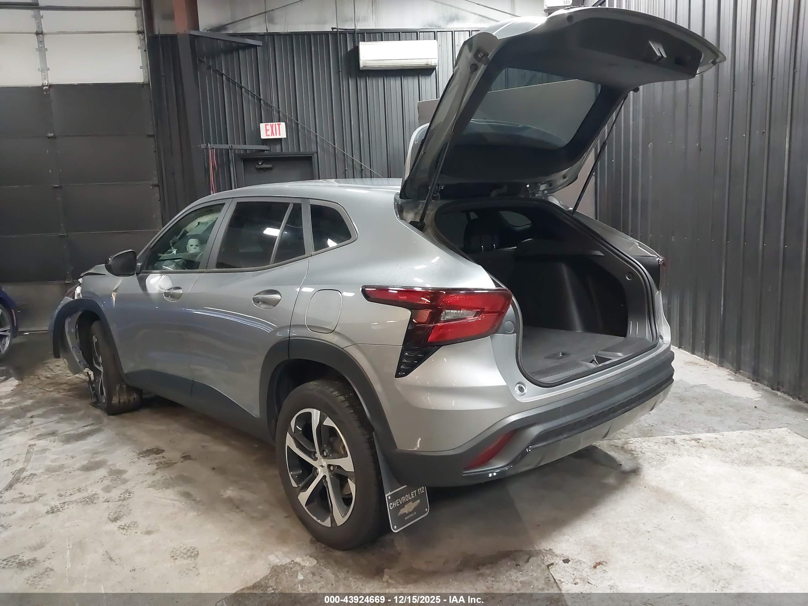 CHEVROLET TRAX image 3