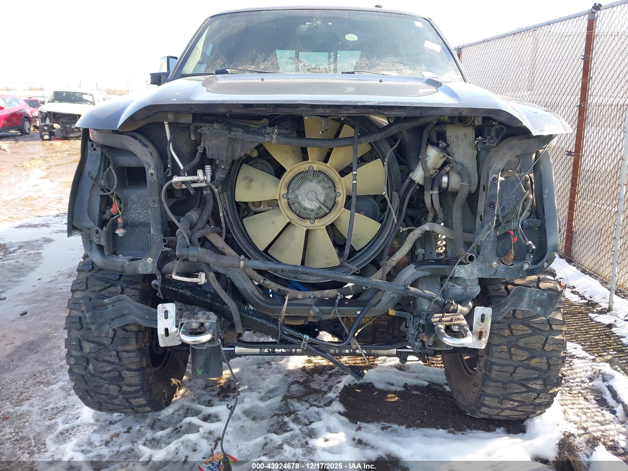 FORD F-250 image 6