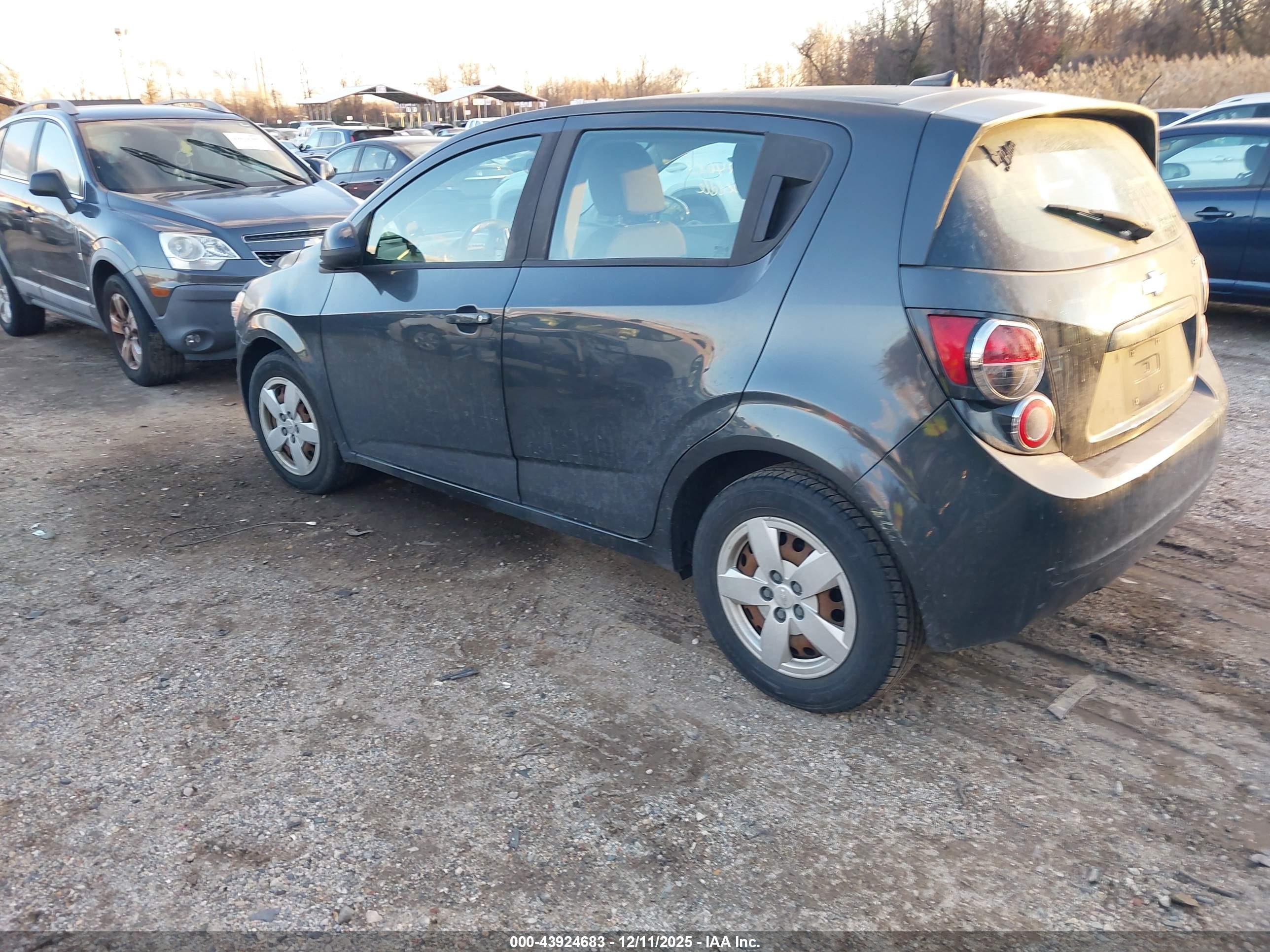 CHEVROLET SONIC image 3