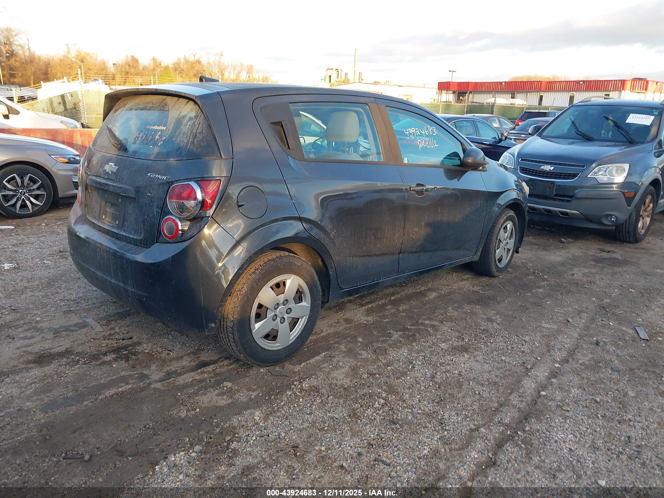 CHEVROLET SONIC image 4