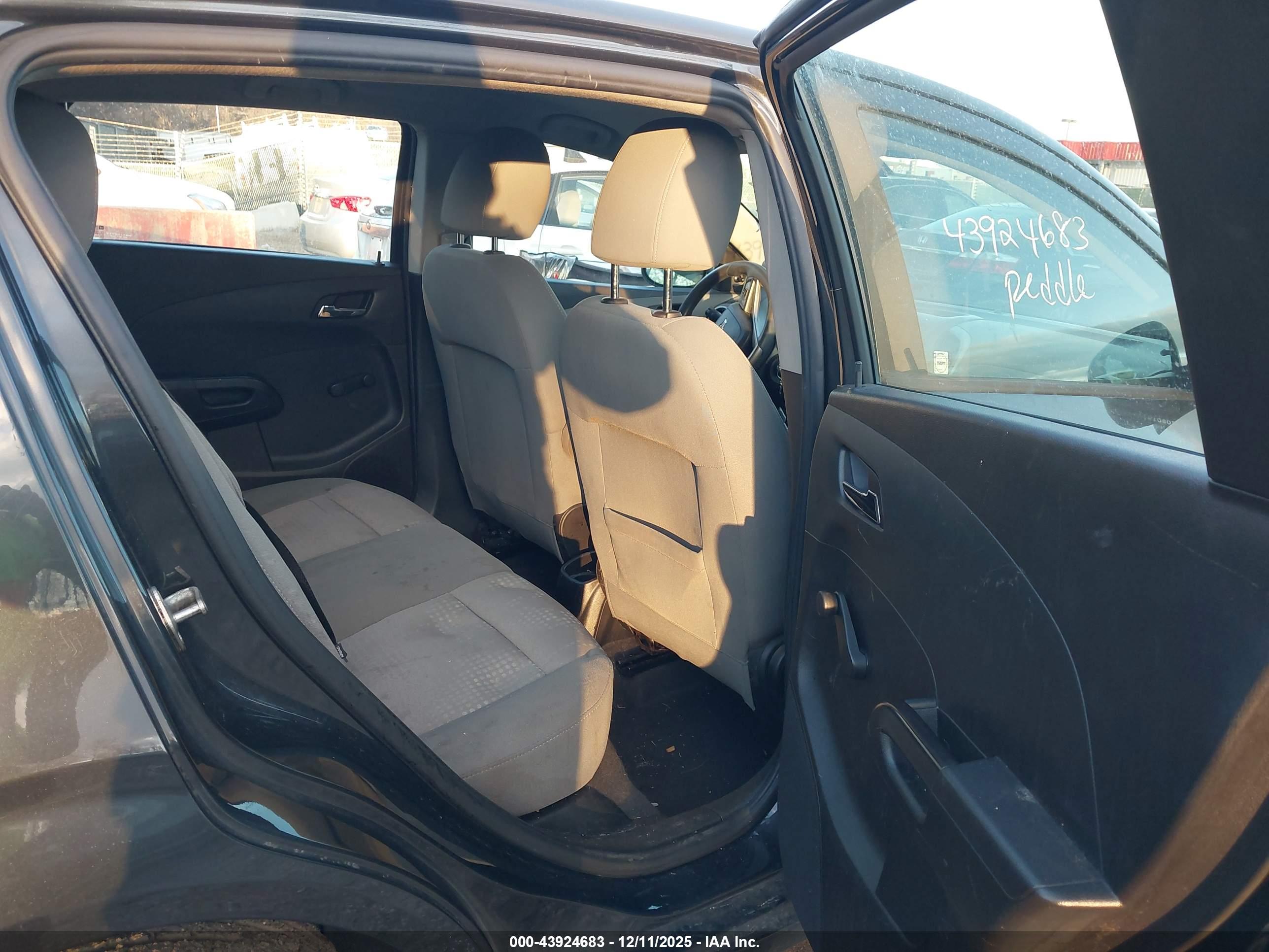 CHEVROLET SONIC image 8