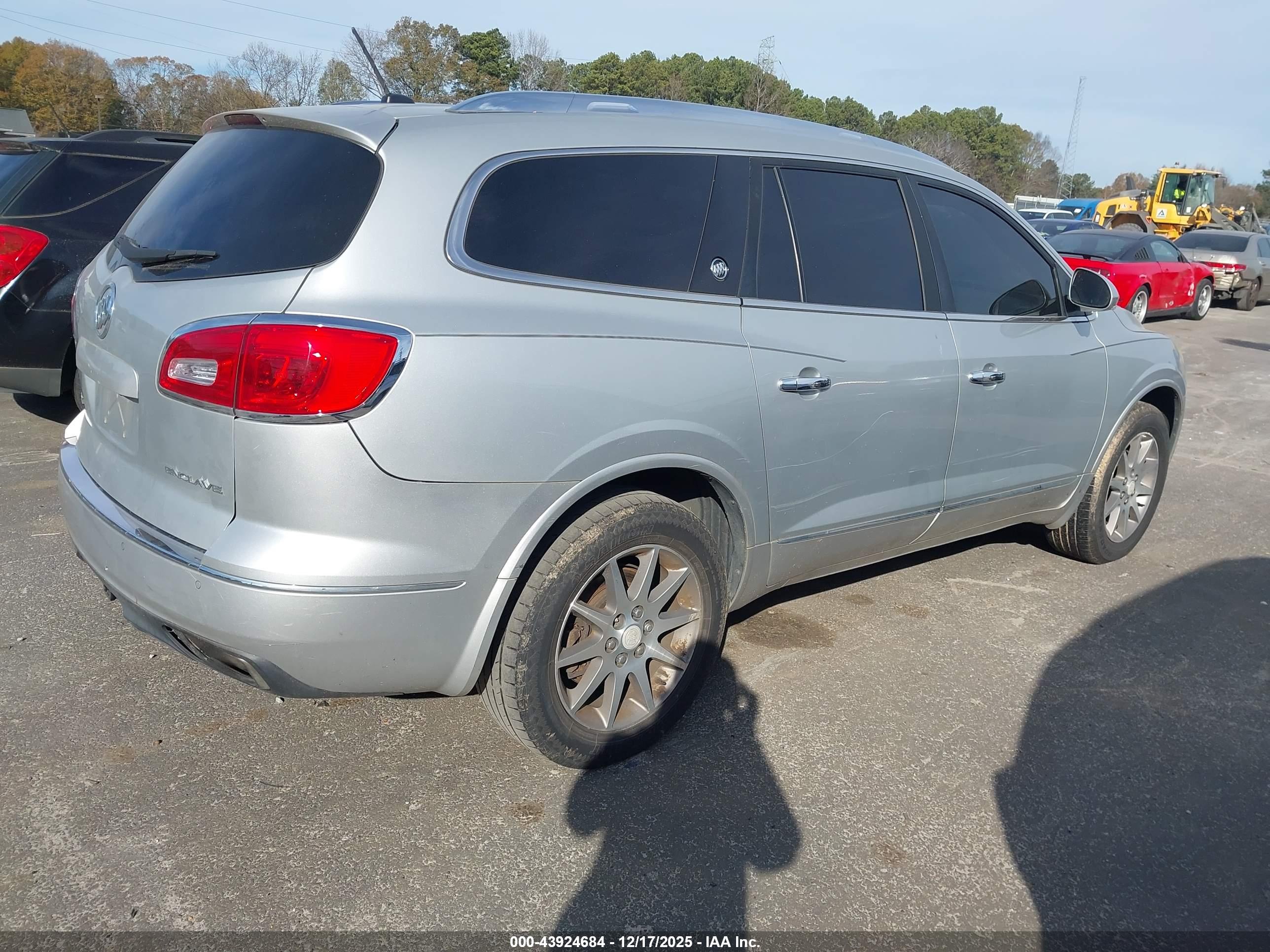 BUICK ENCLAVE image 4