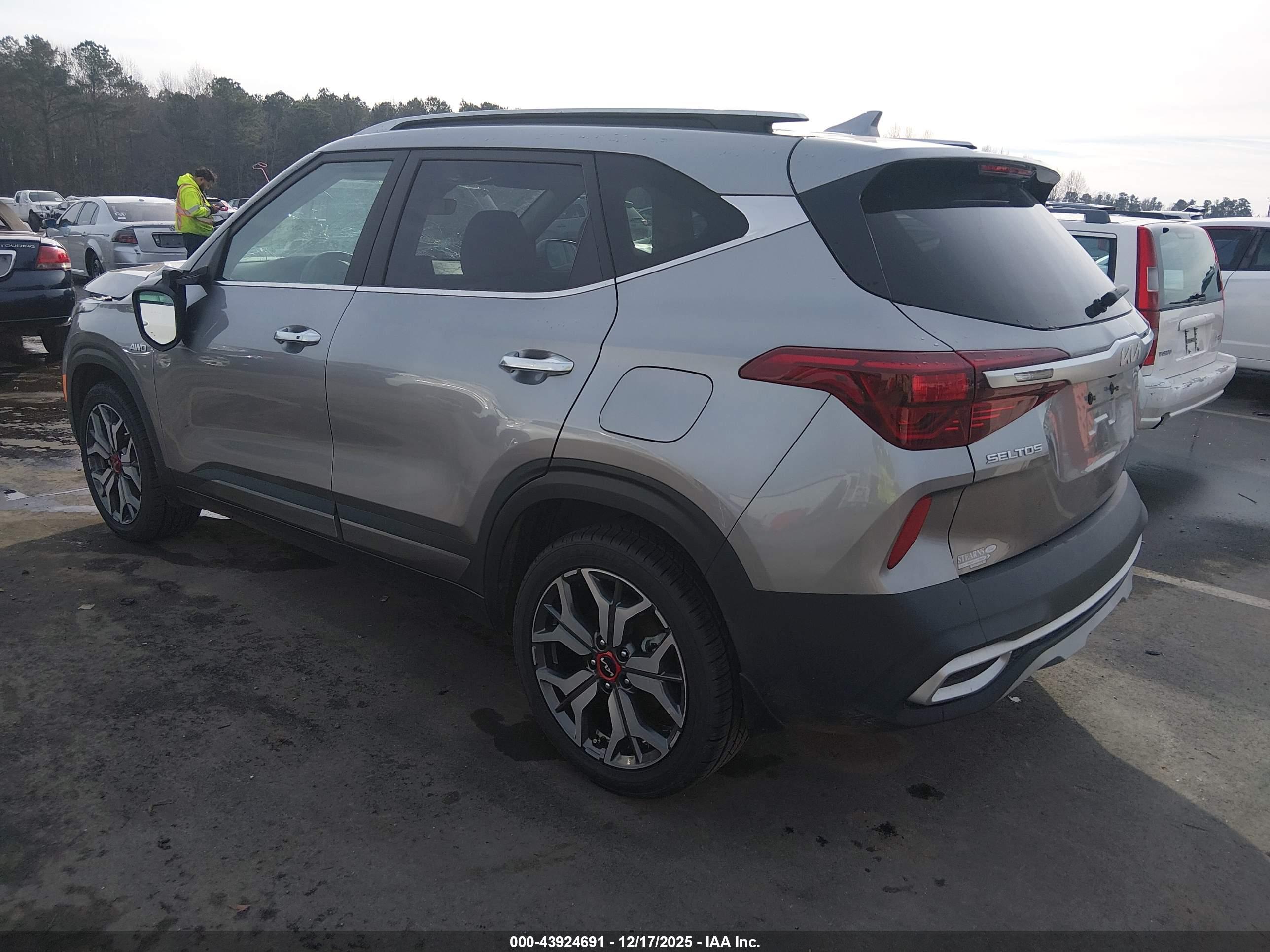 KIA SELTOS image 3