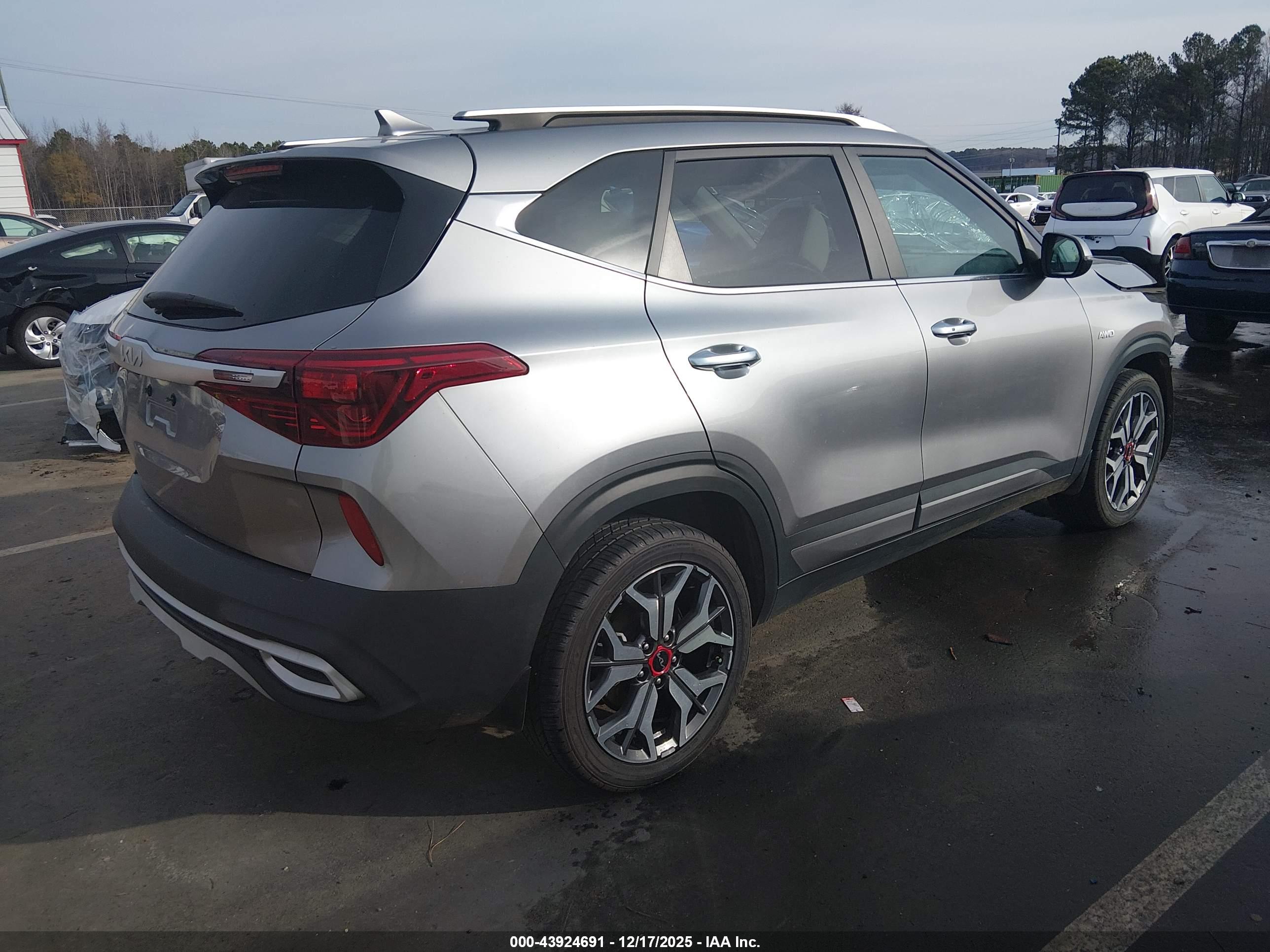 KIA SELTOS image 4