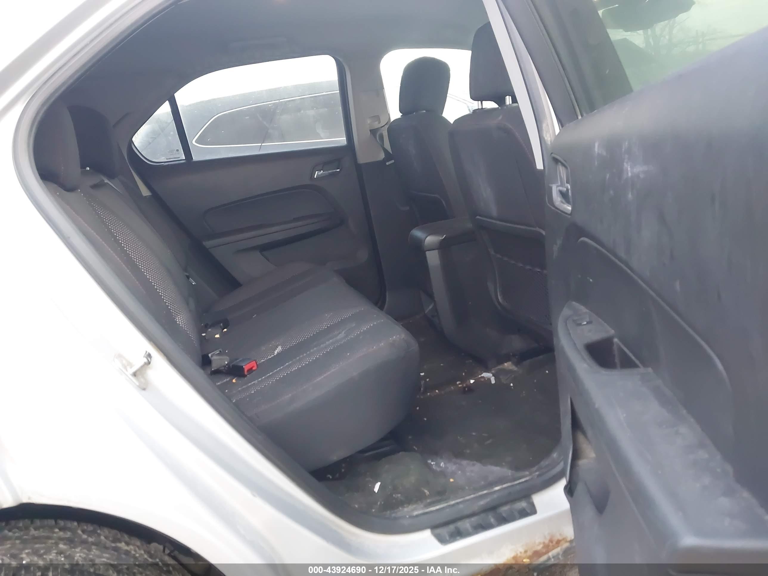 CHEVROLET EQUINOX image 8
