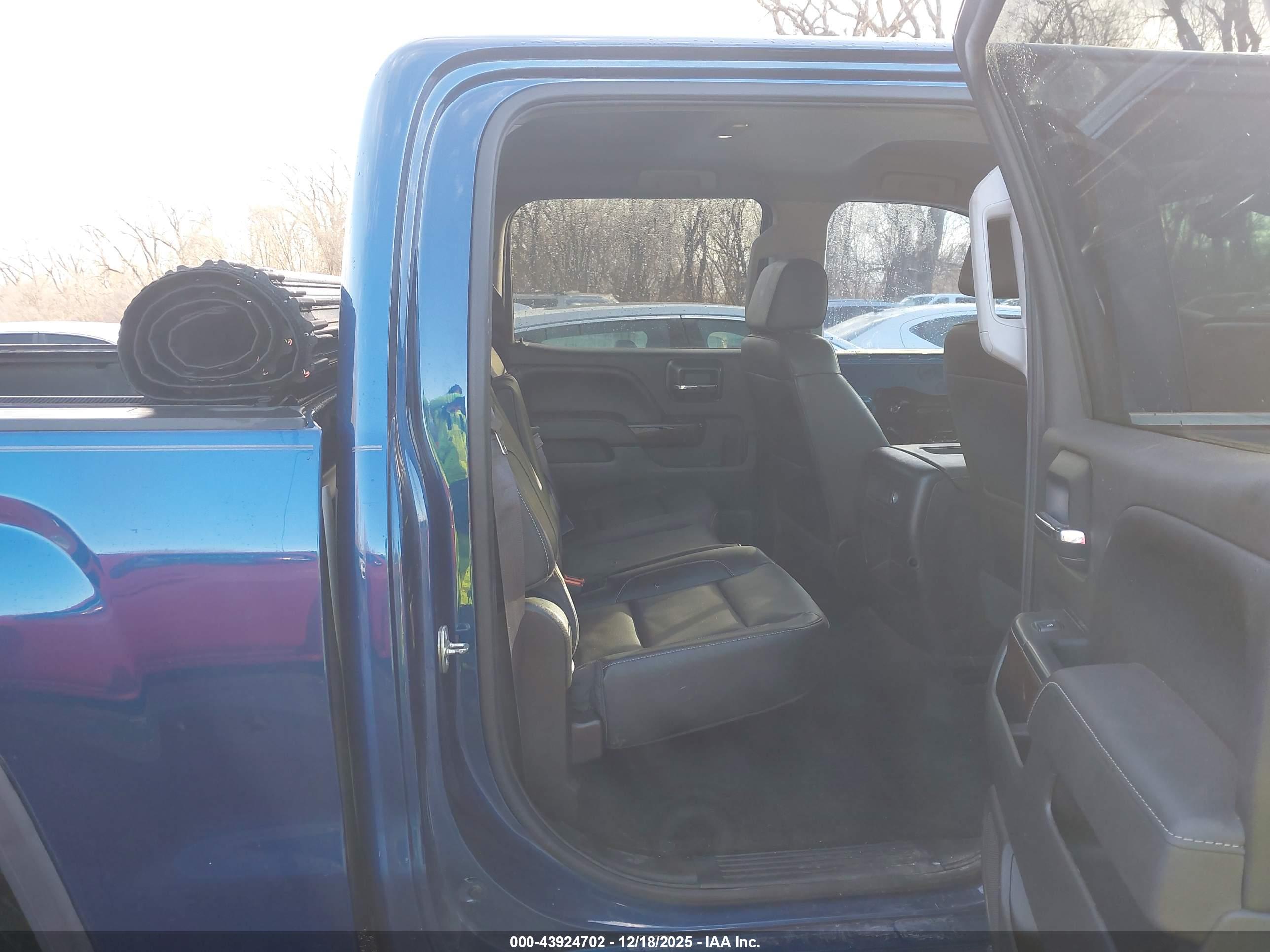GMC SIERRA image 8