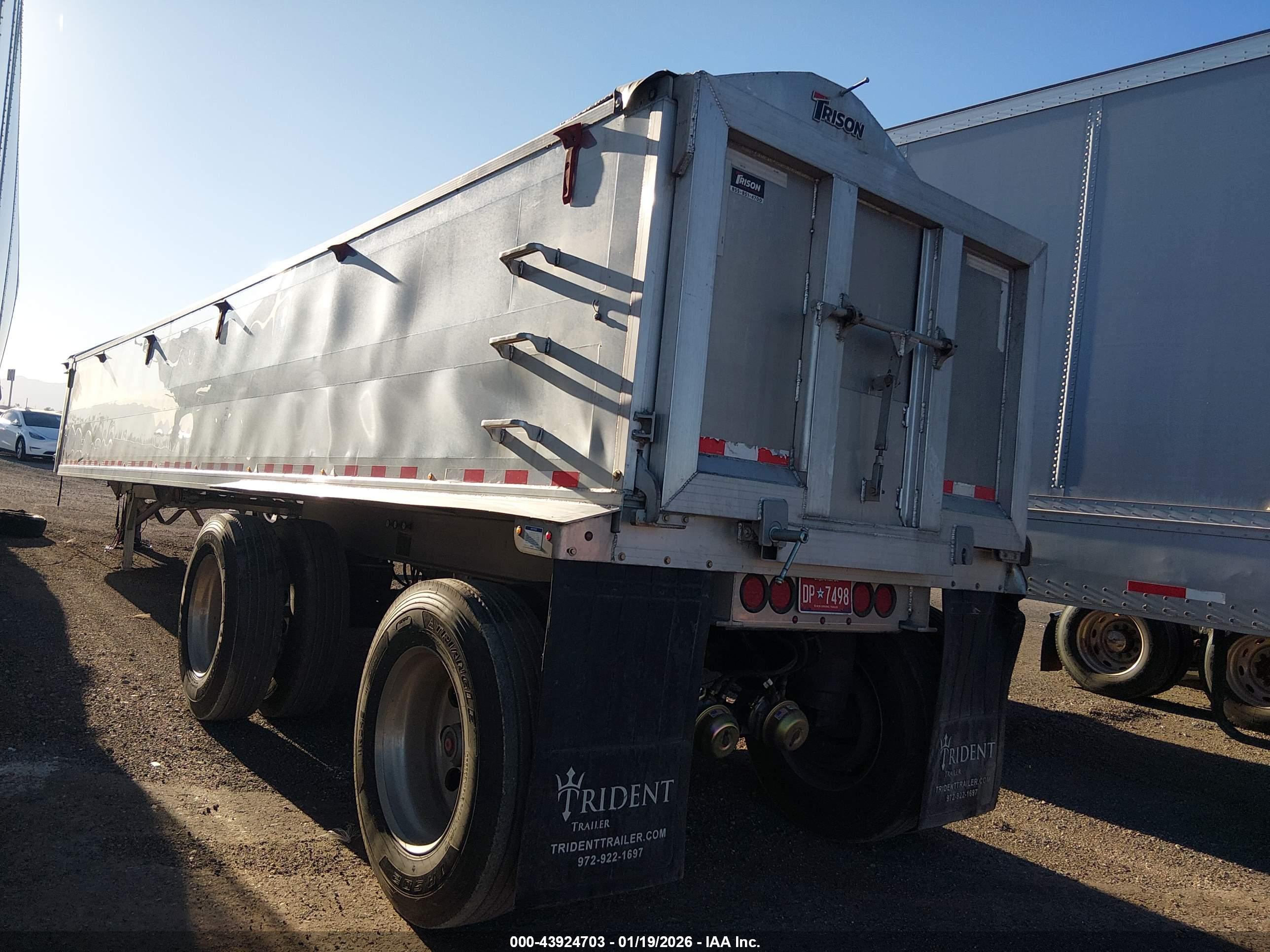 TRAILER TRIDENT image 3
