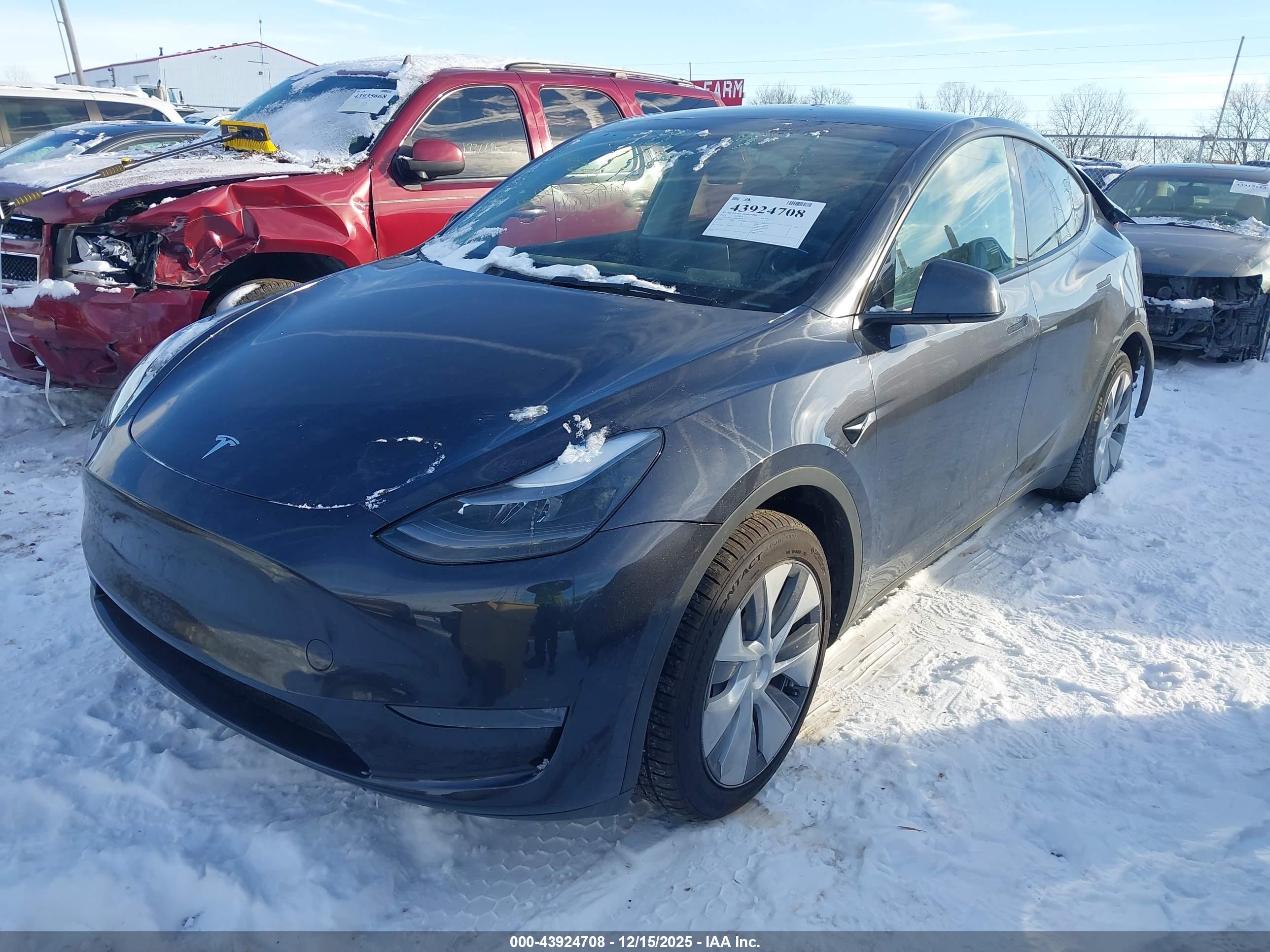 TESLA MODEL image 2