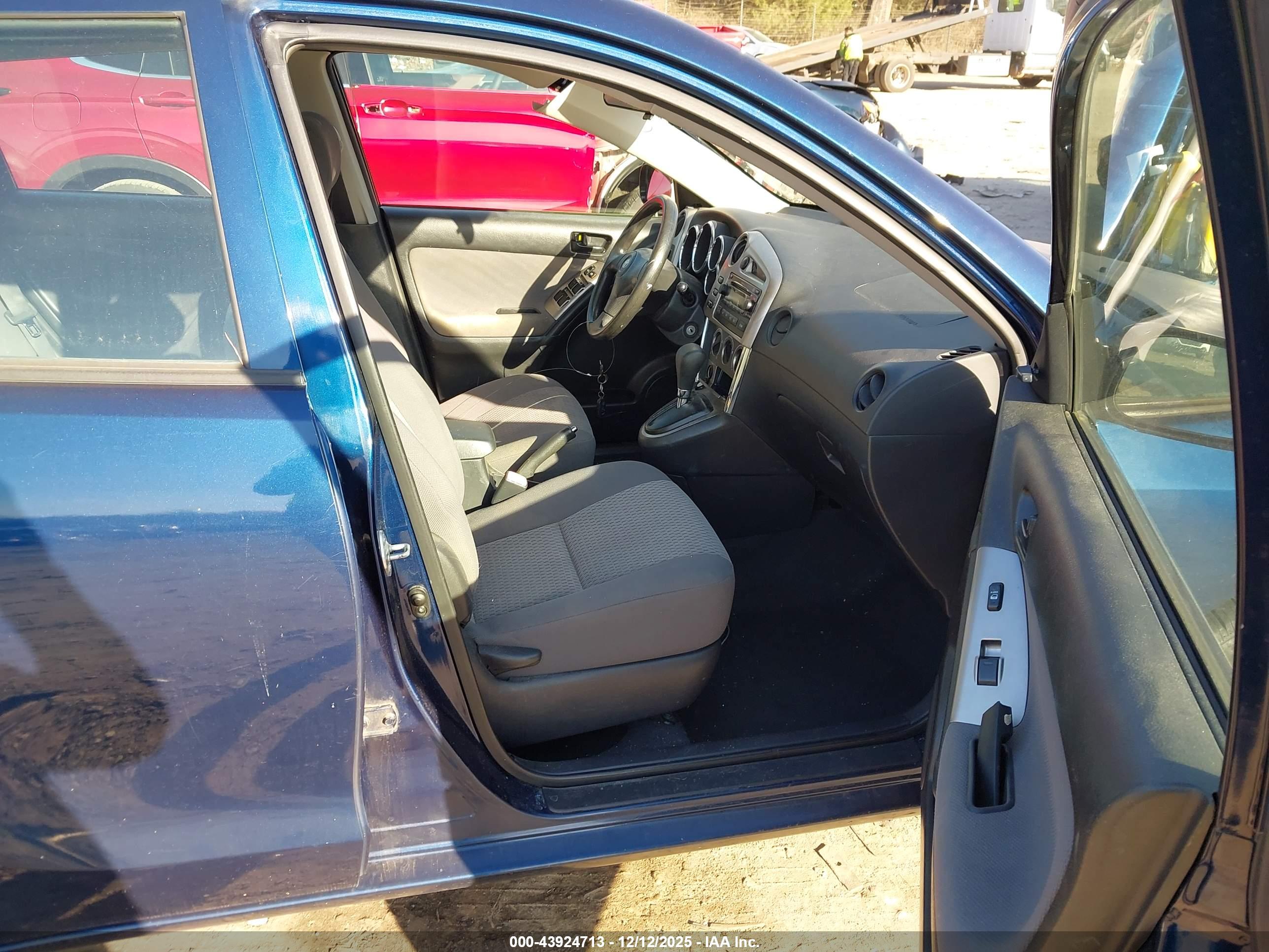 TOYOTA MATRIX image 5