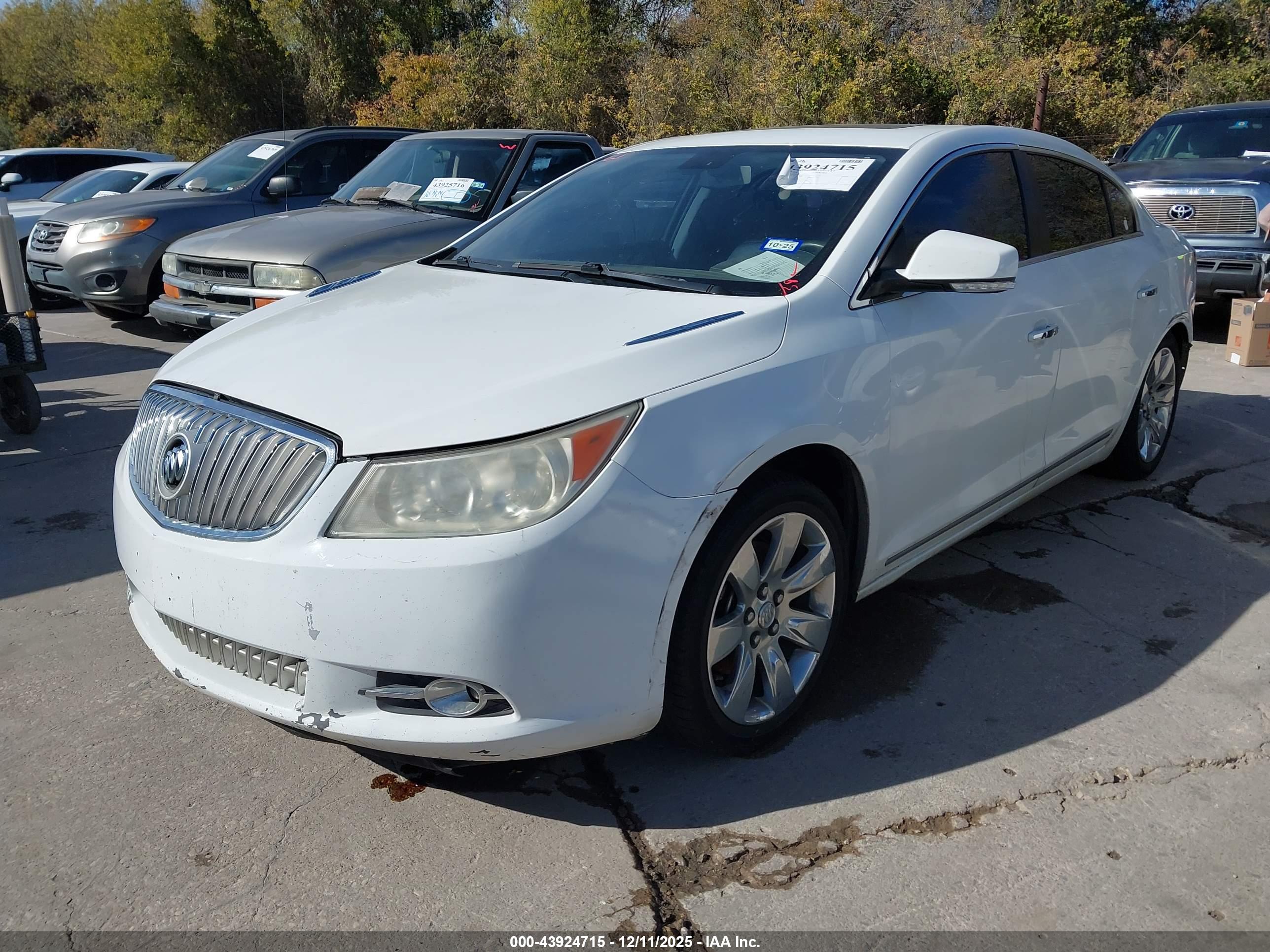 BUICK LACROSSE image 2