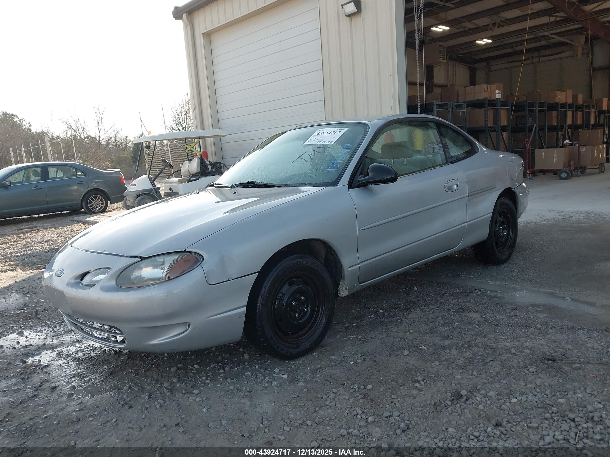FORD ESCORT image 2