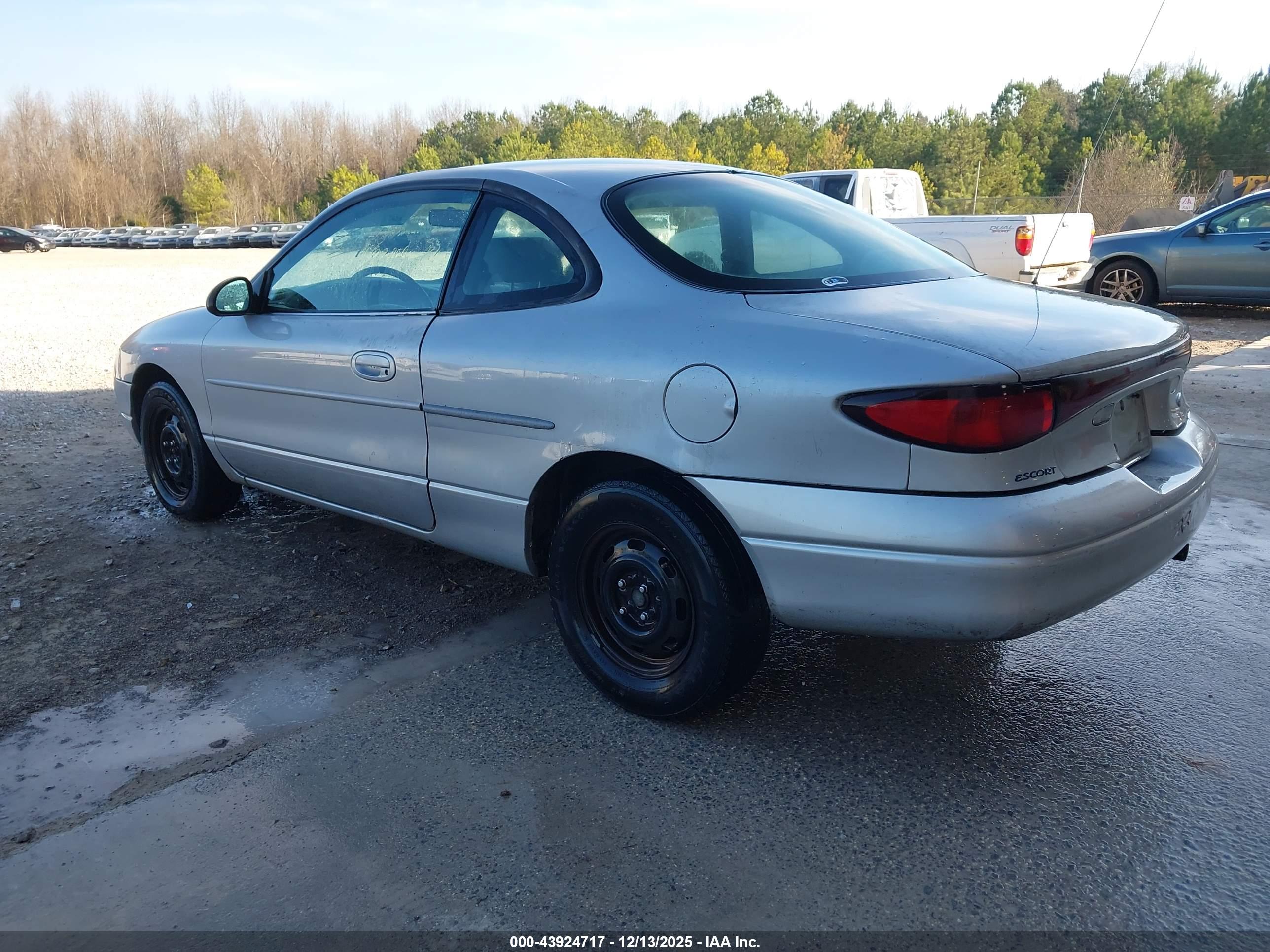 FORD ESCORT image 3