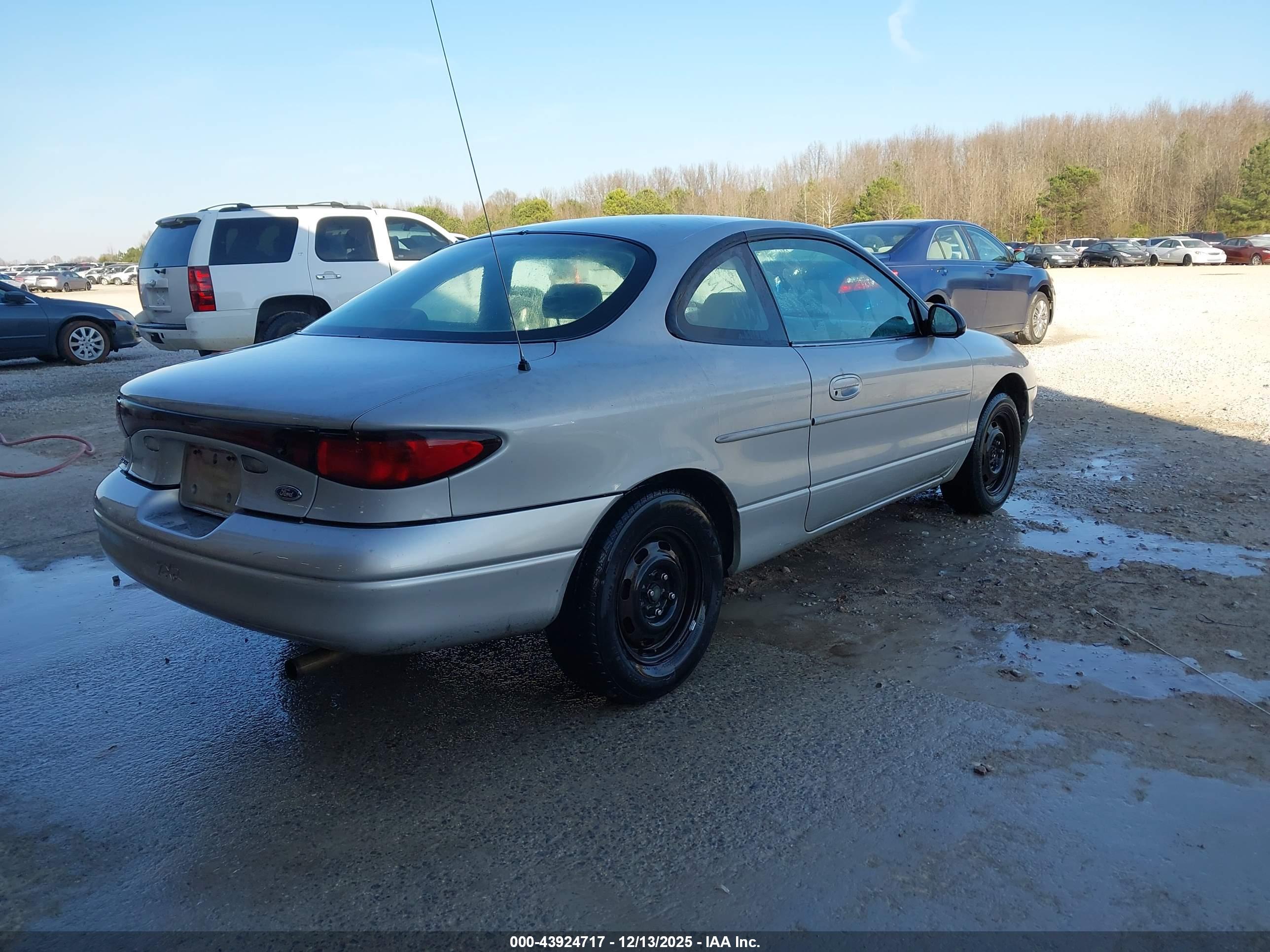 FORD ESCORT image 4
