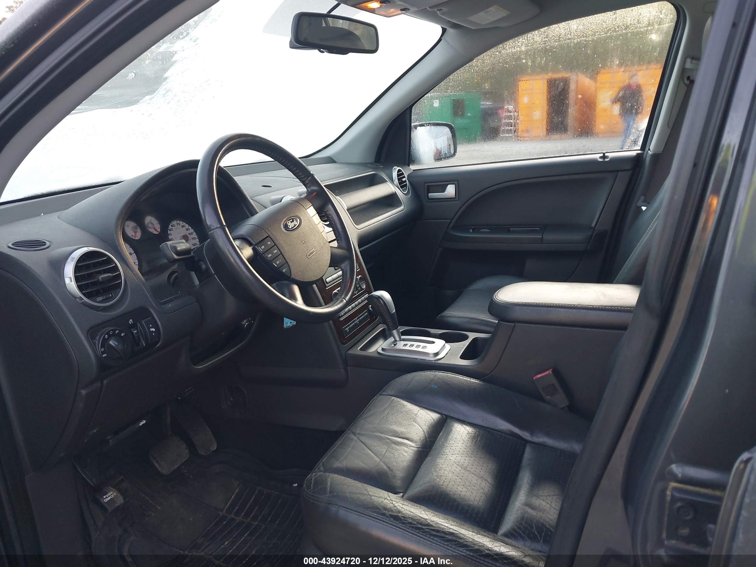 FORD FREESTYLE image 5
