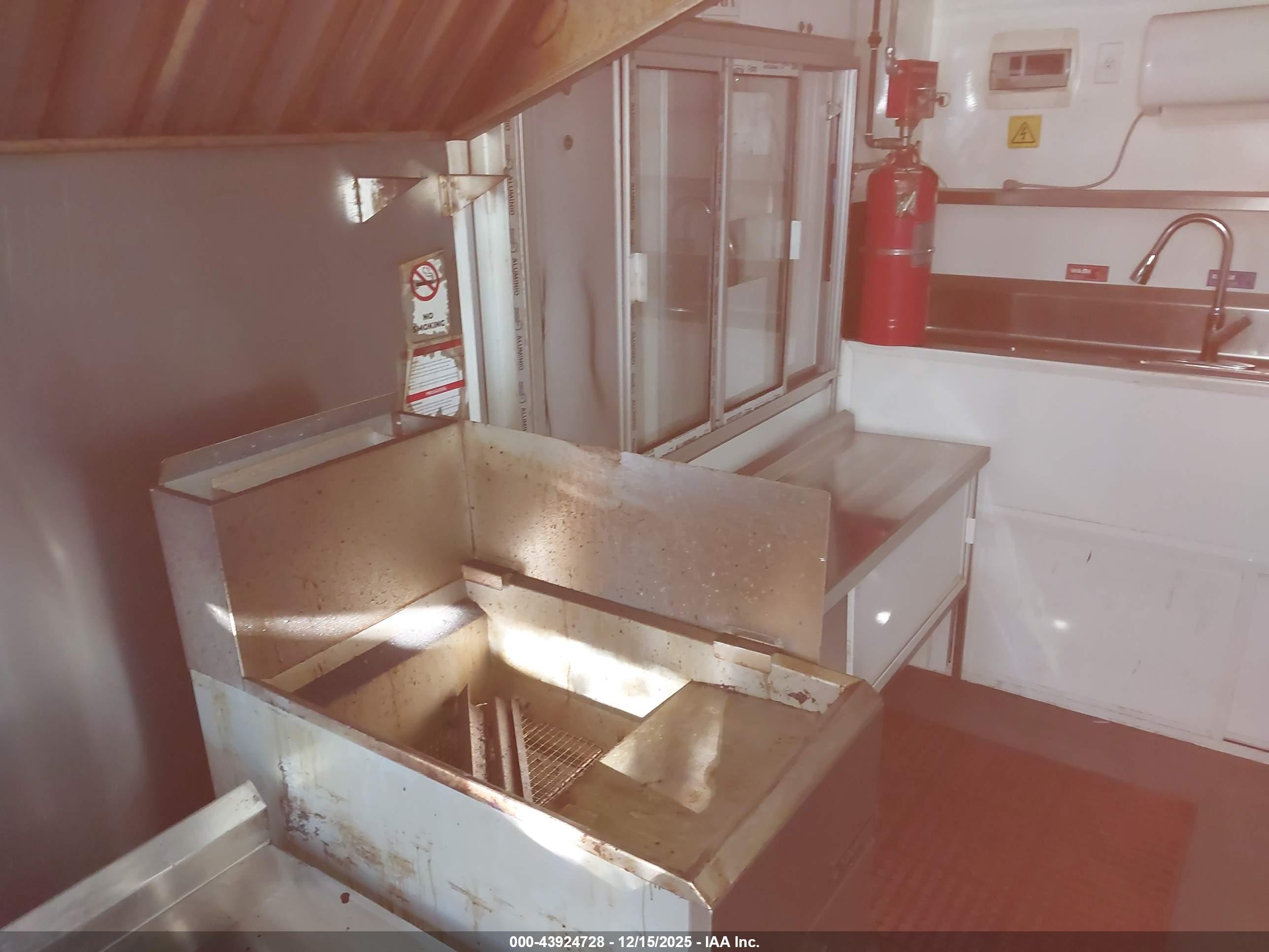 FUD TRAILERS image 7