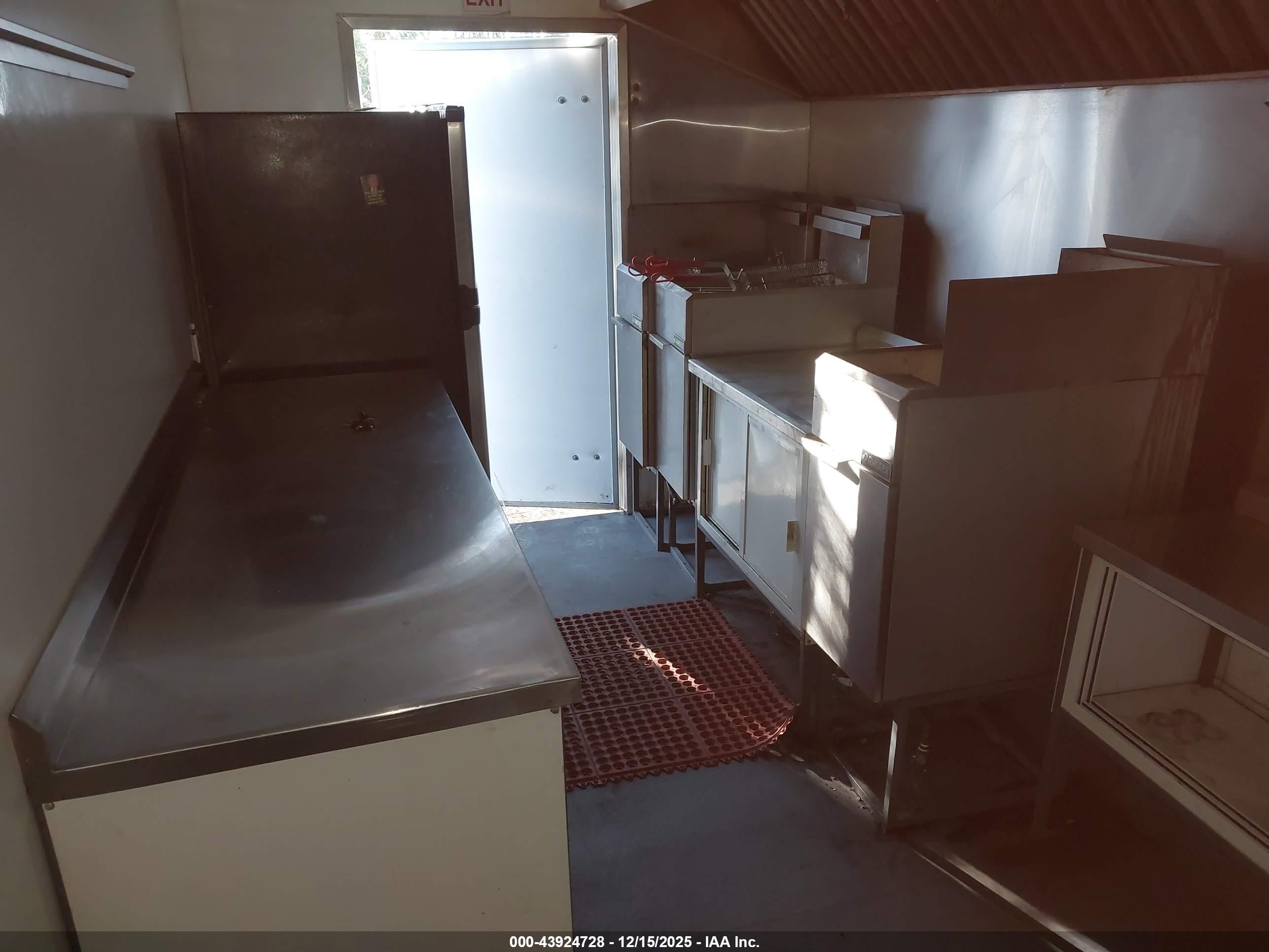 FUD TRAILERS image 8