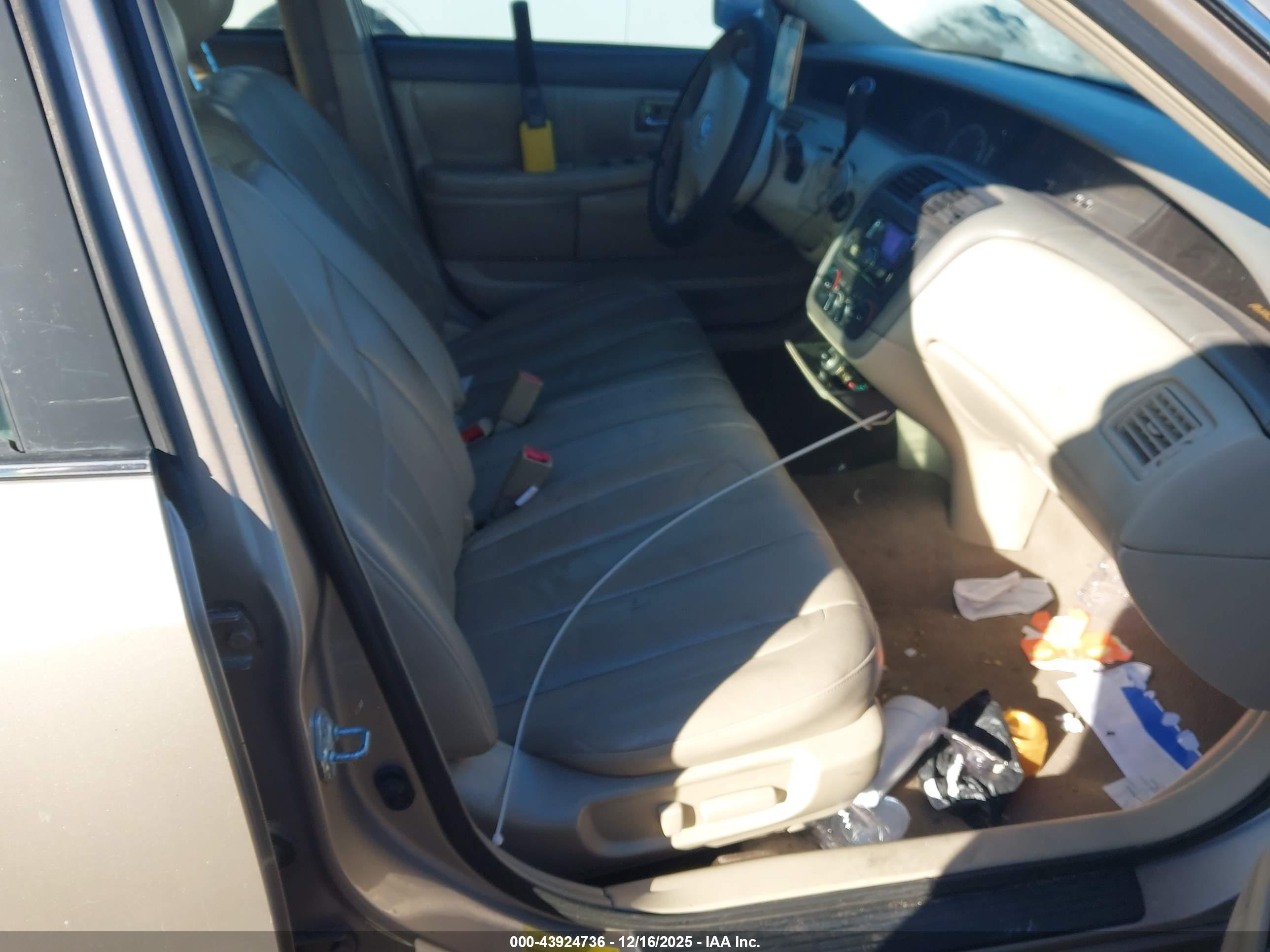 TOYOTA AVALON image 5