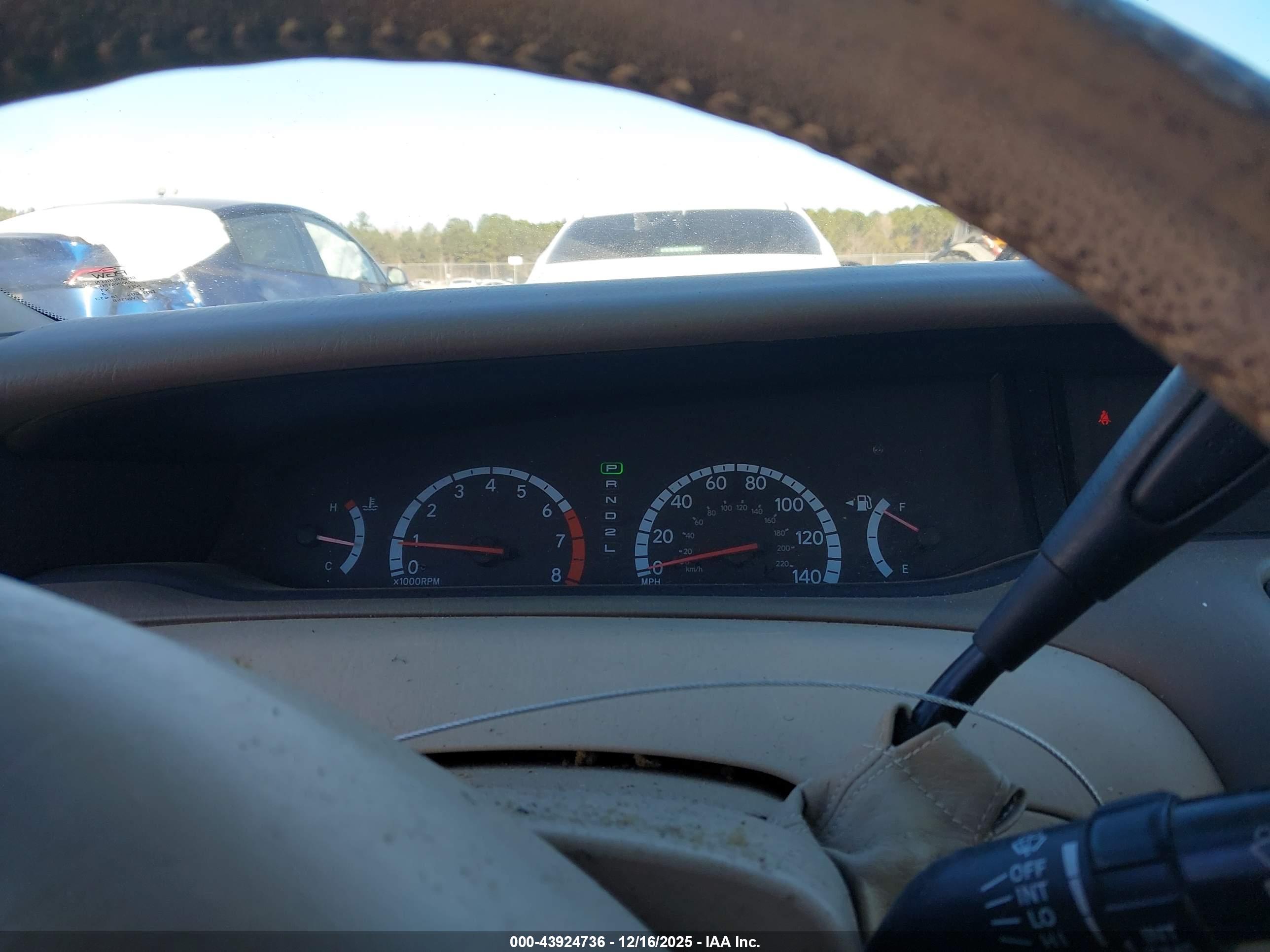 TOYOTA AVALON image 7