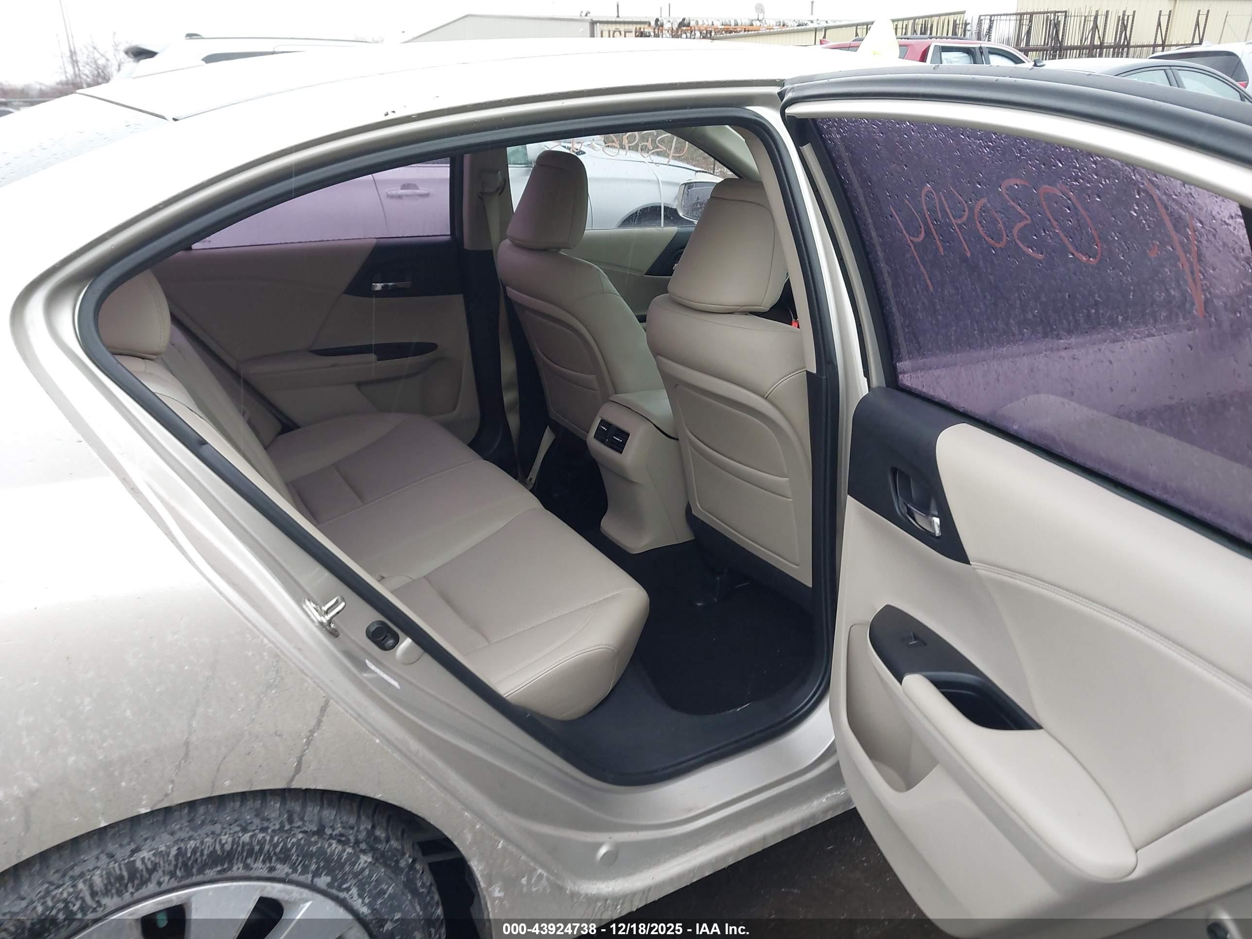 HONDA ACCORD image 8