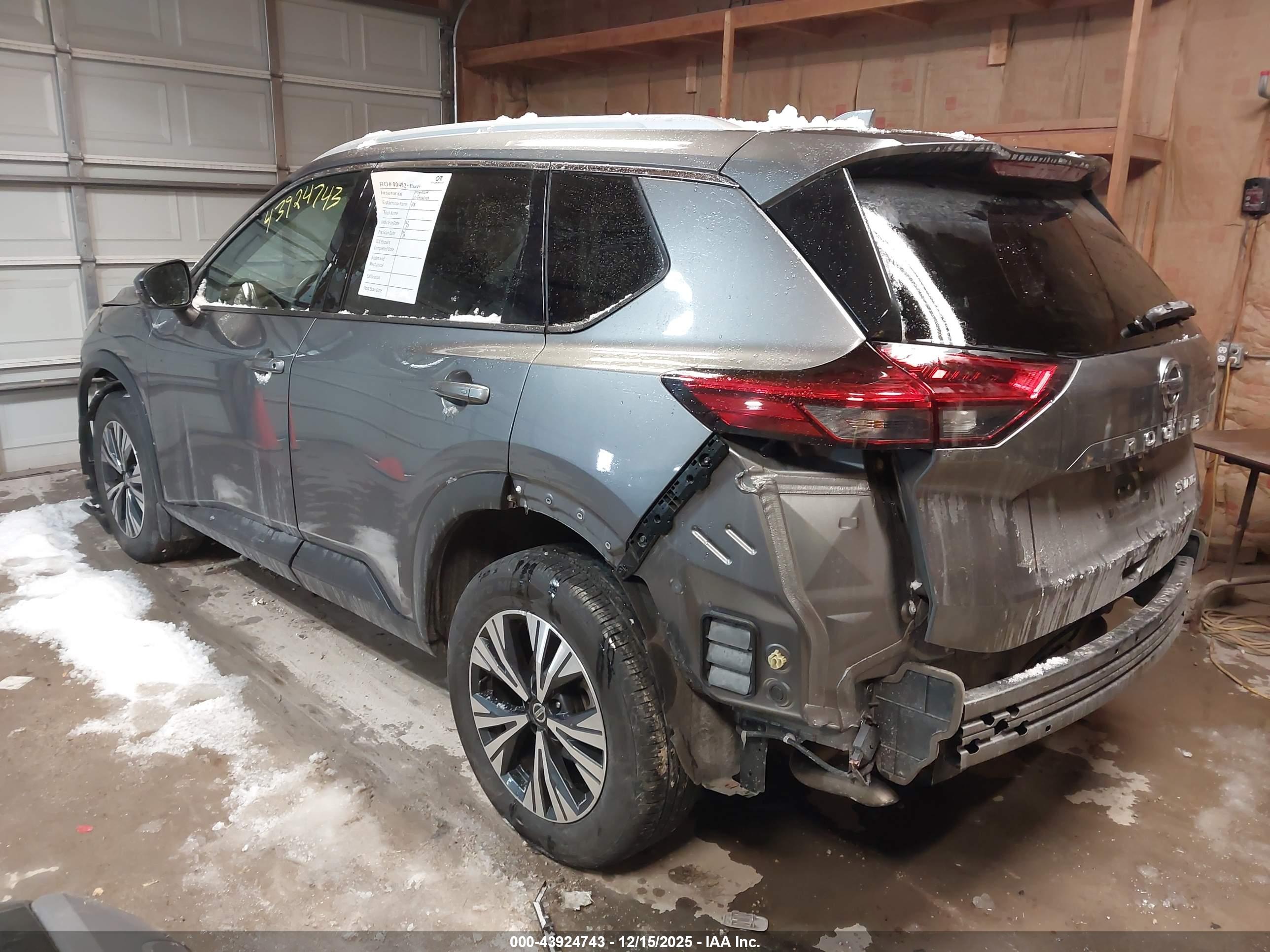 NISSAN ROGUE image 3