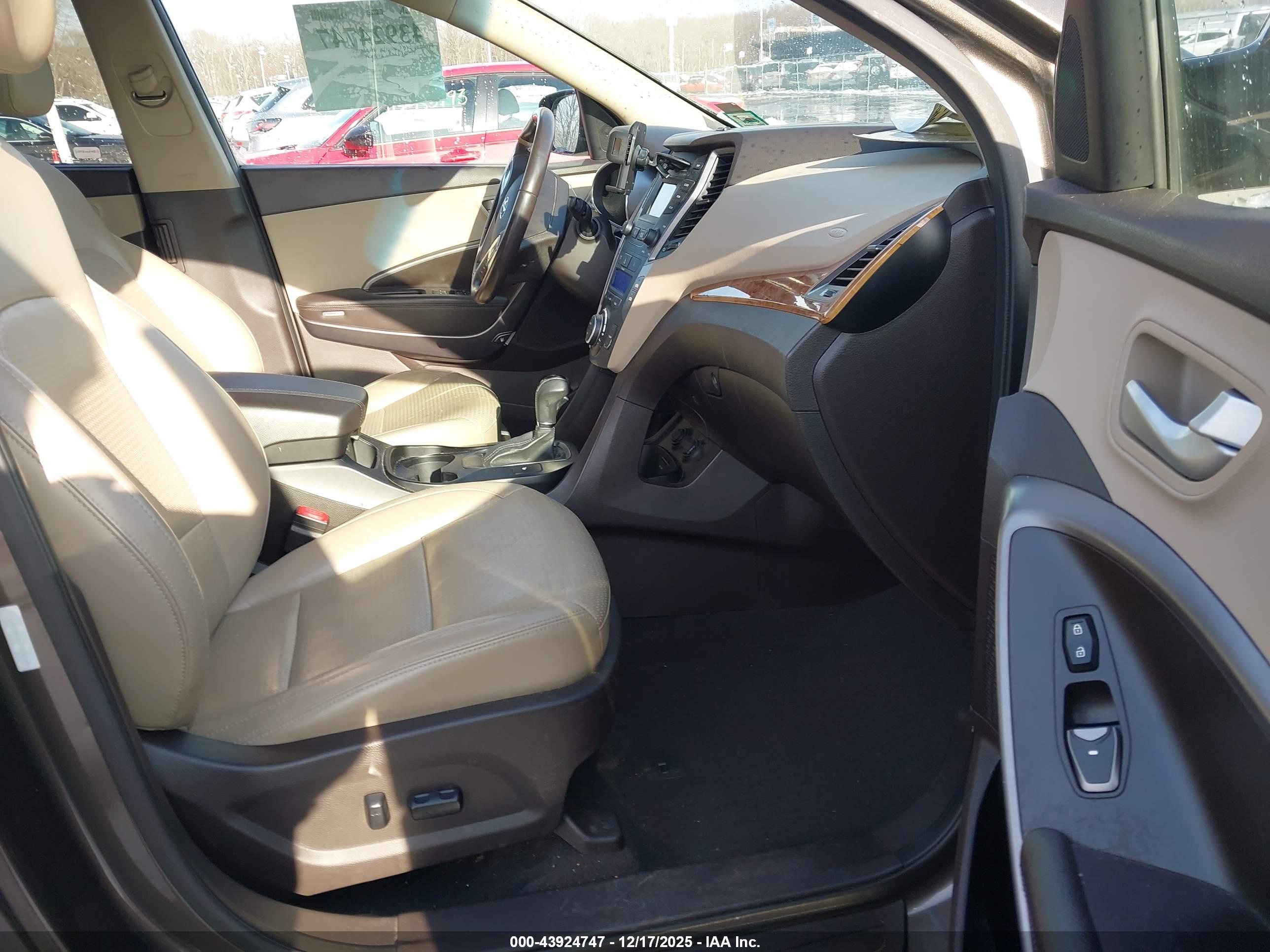 HYUNDAI SANTA image 5