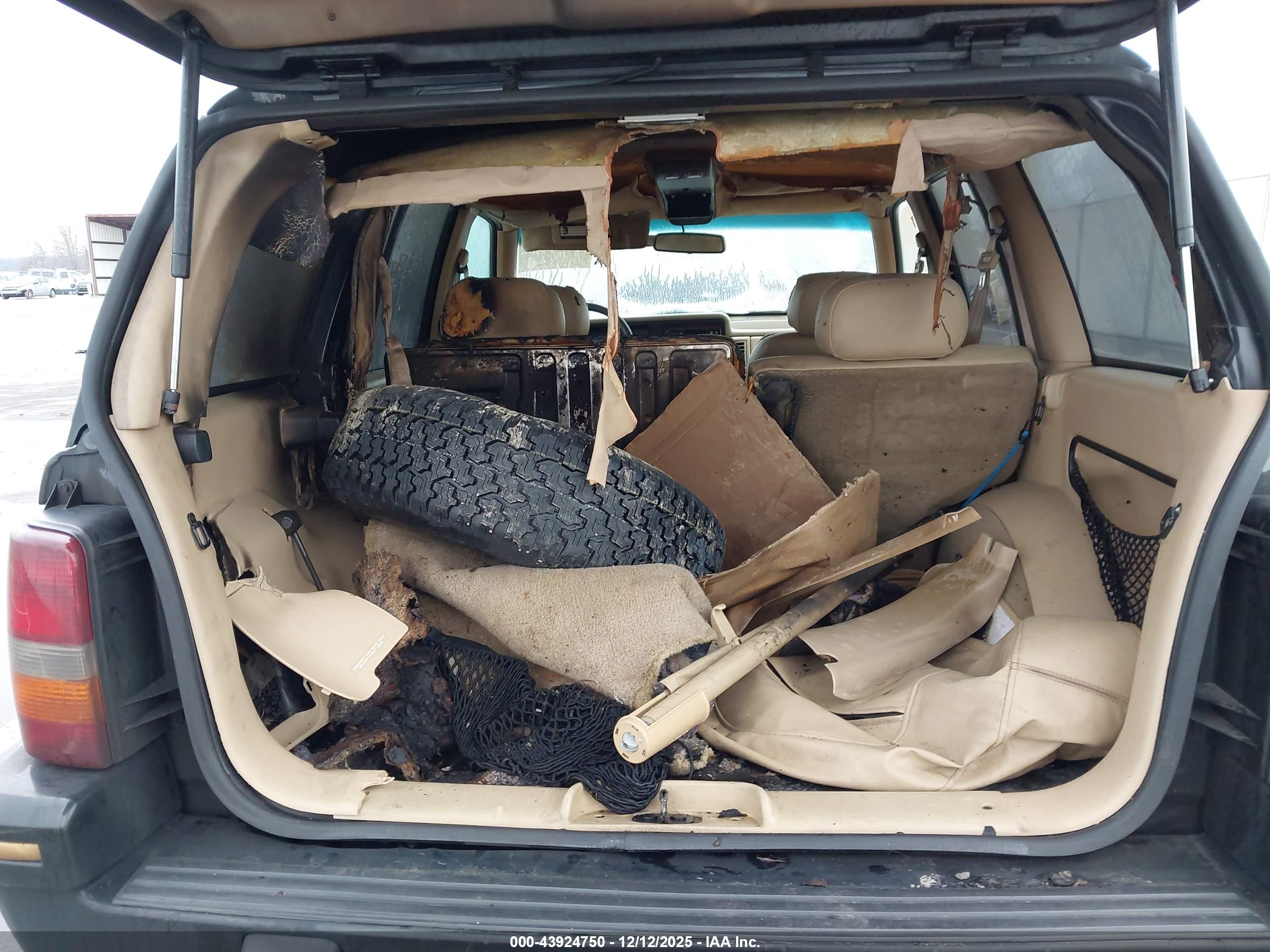 JEEP GRAND image 6