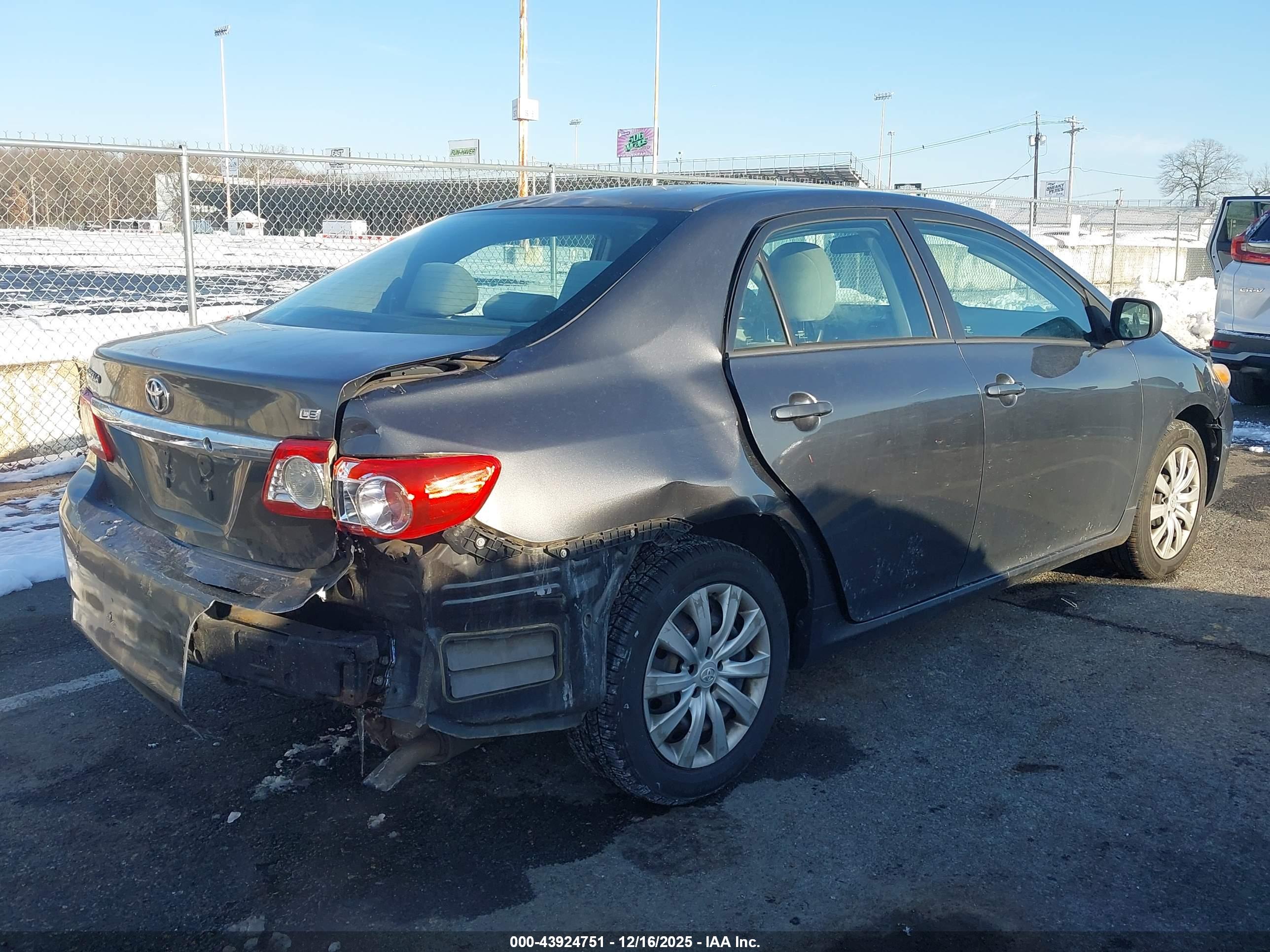 TOYOTA COROLLA image 6