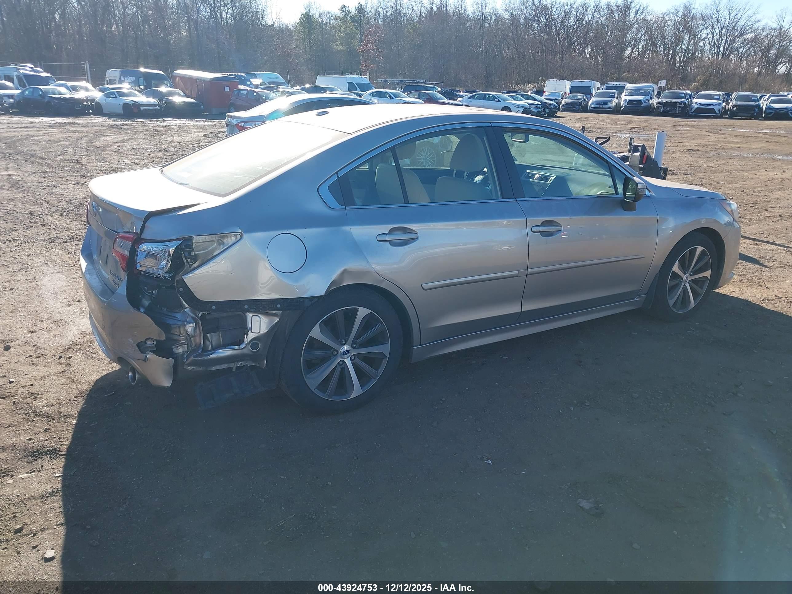 SUBARU LEGACY image 4