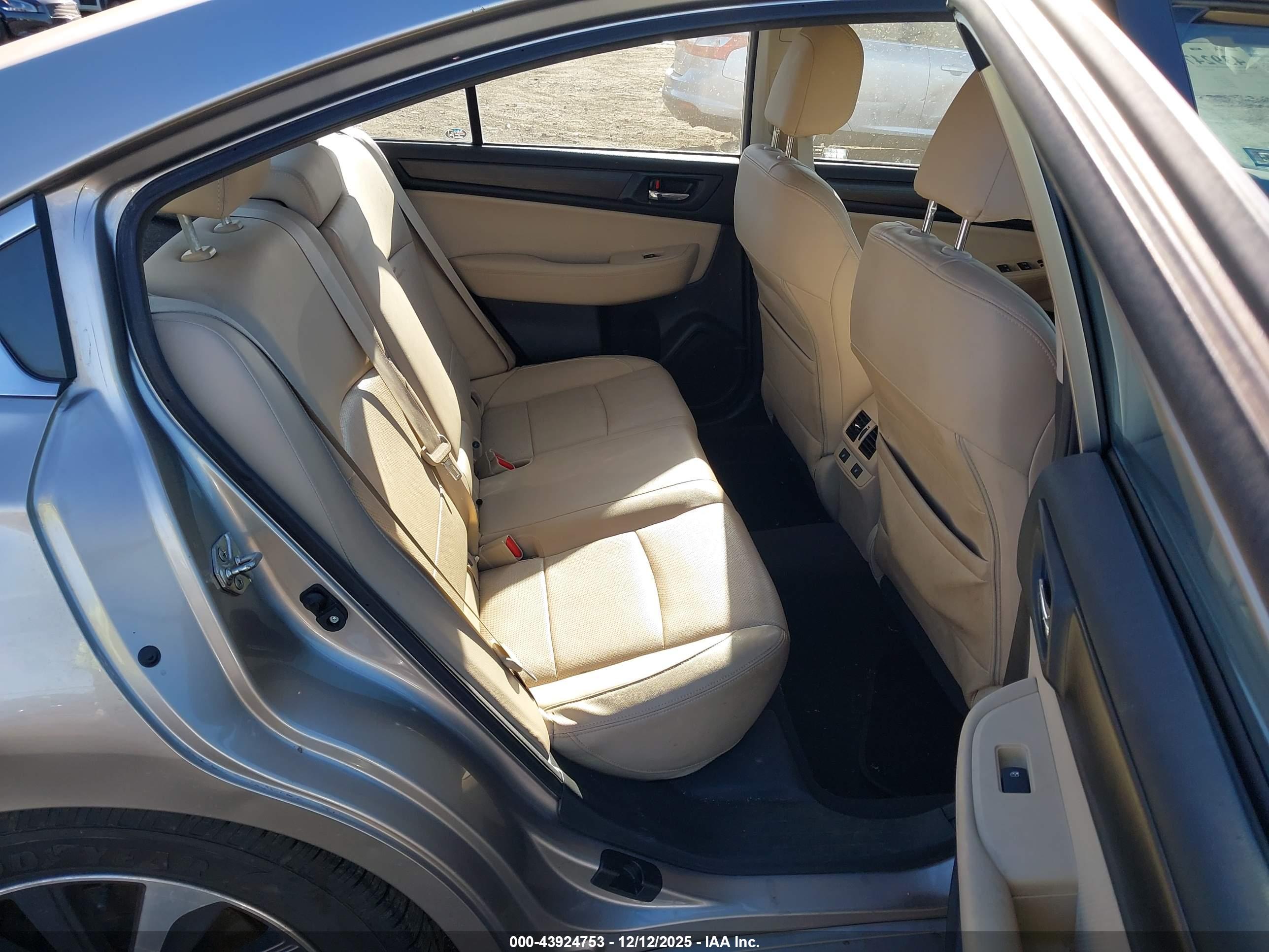 SUBARU LEGACY image 8
