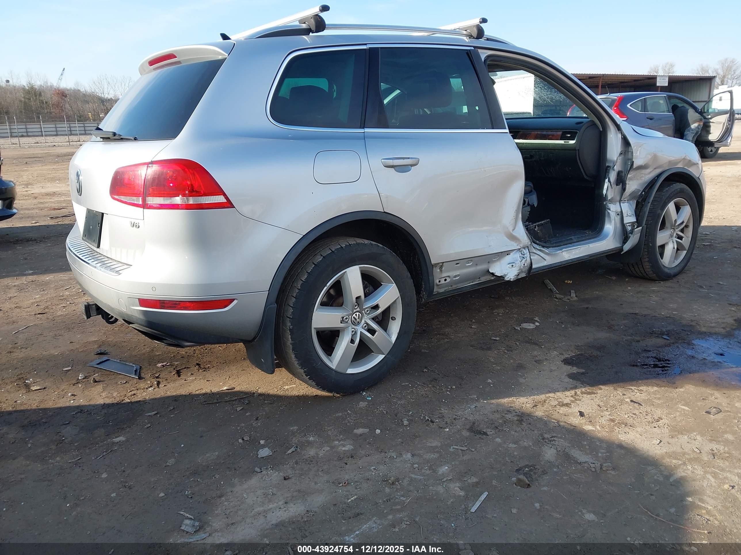 VOLKSWAGEN TOUAREG image 4