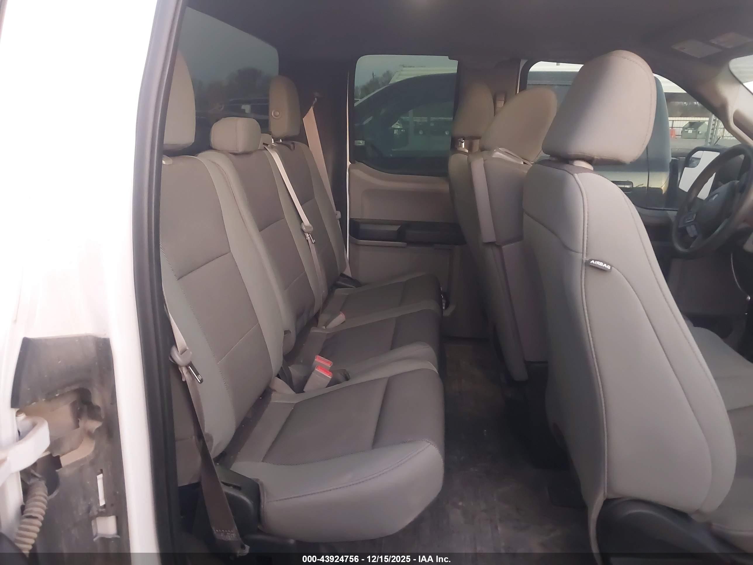 FORD F-150 image 8