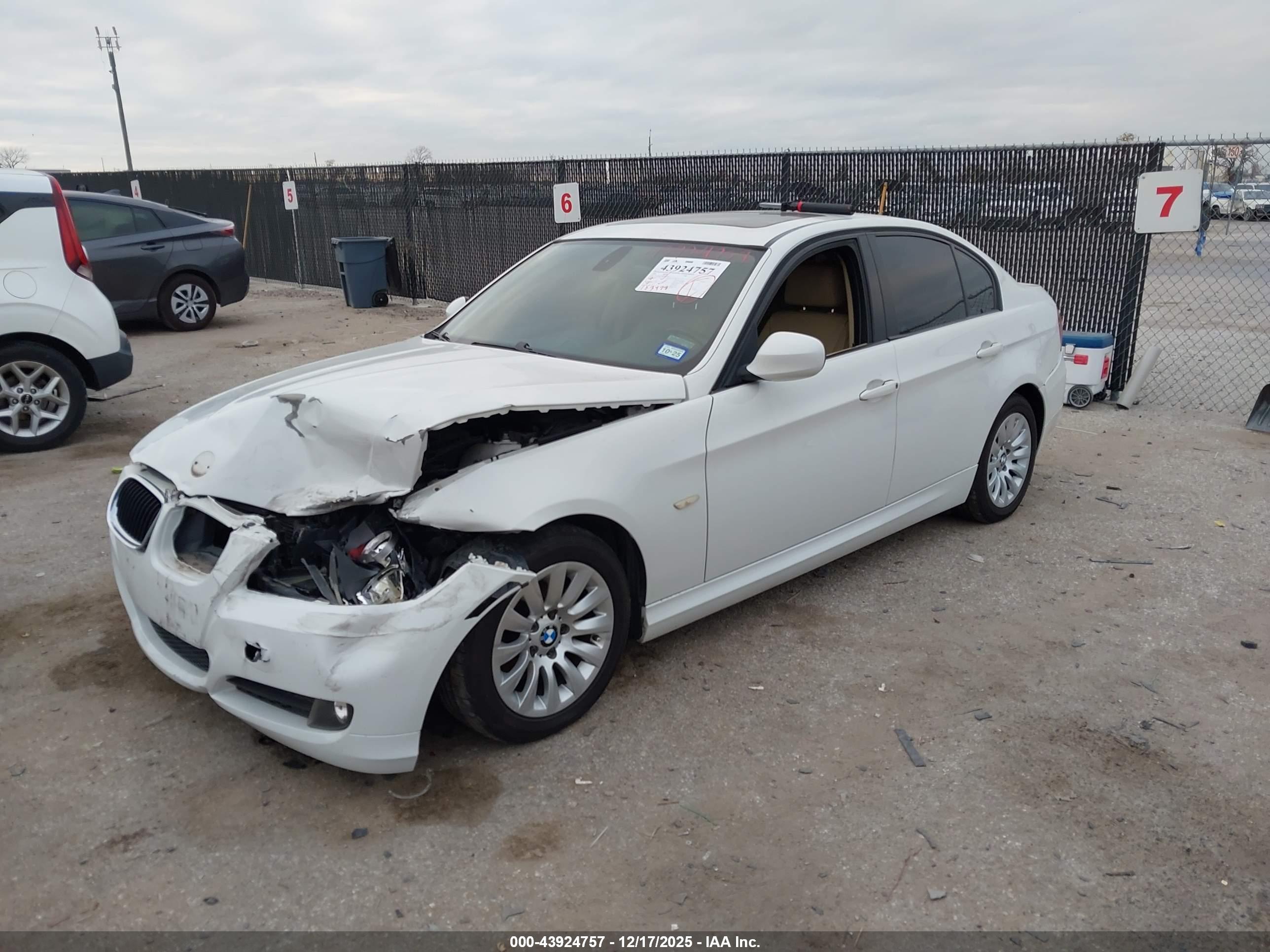BMW 328I image 2