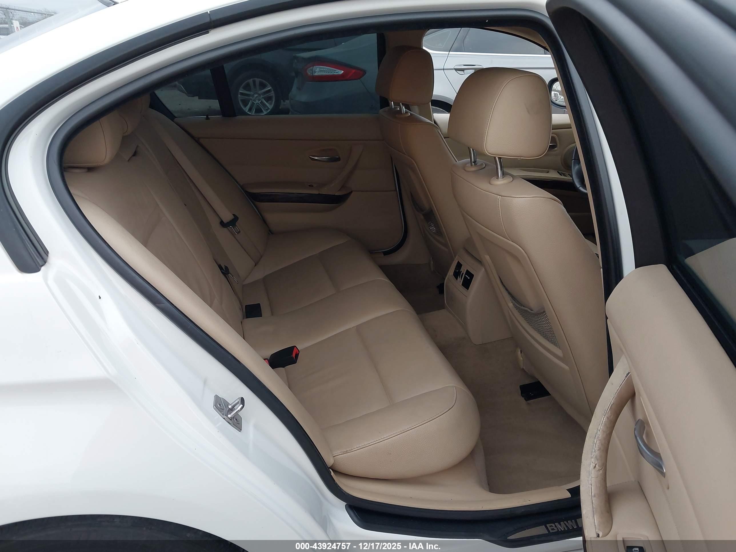 BMW 328I image 8
