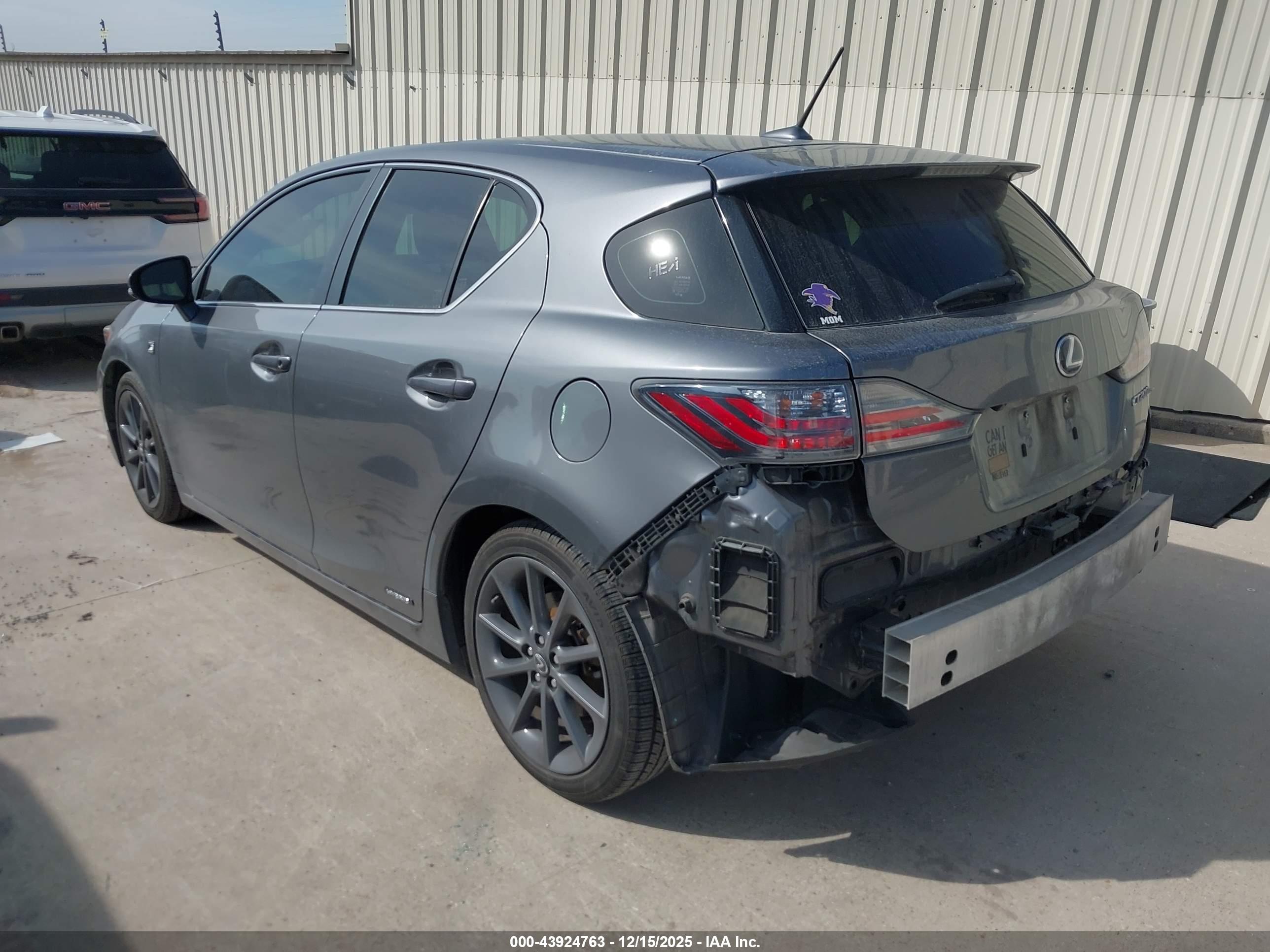 LEXUS CT image 3