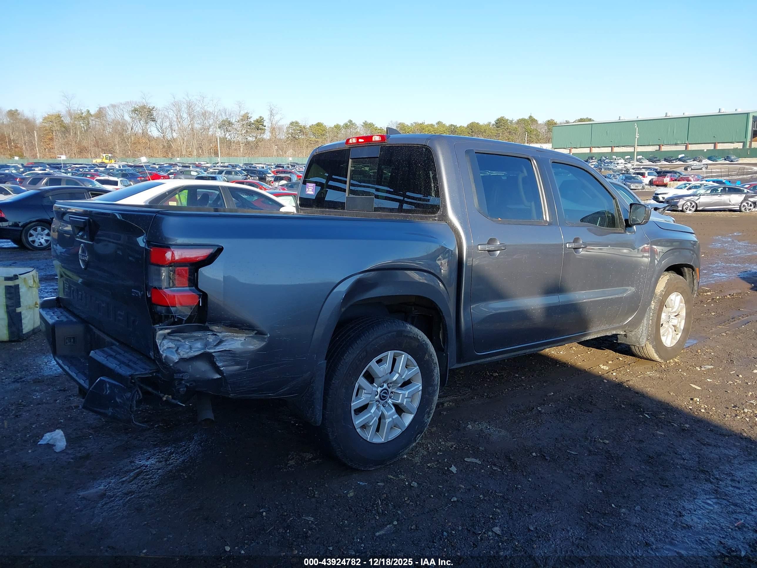 NISSAN FRONTIER image 4