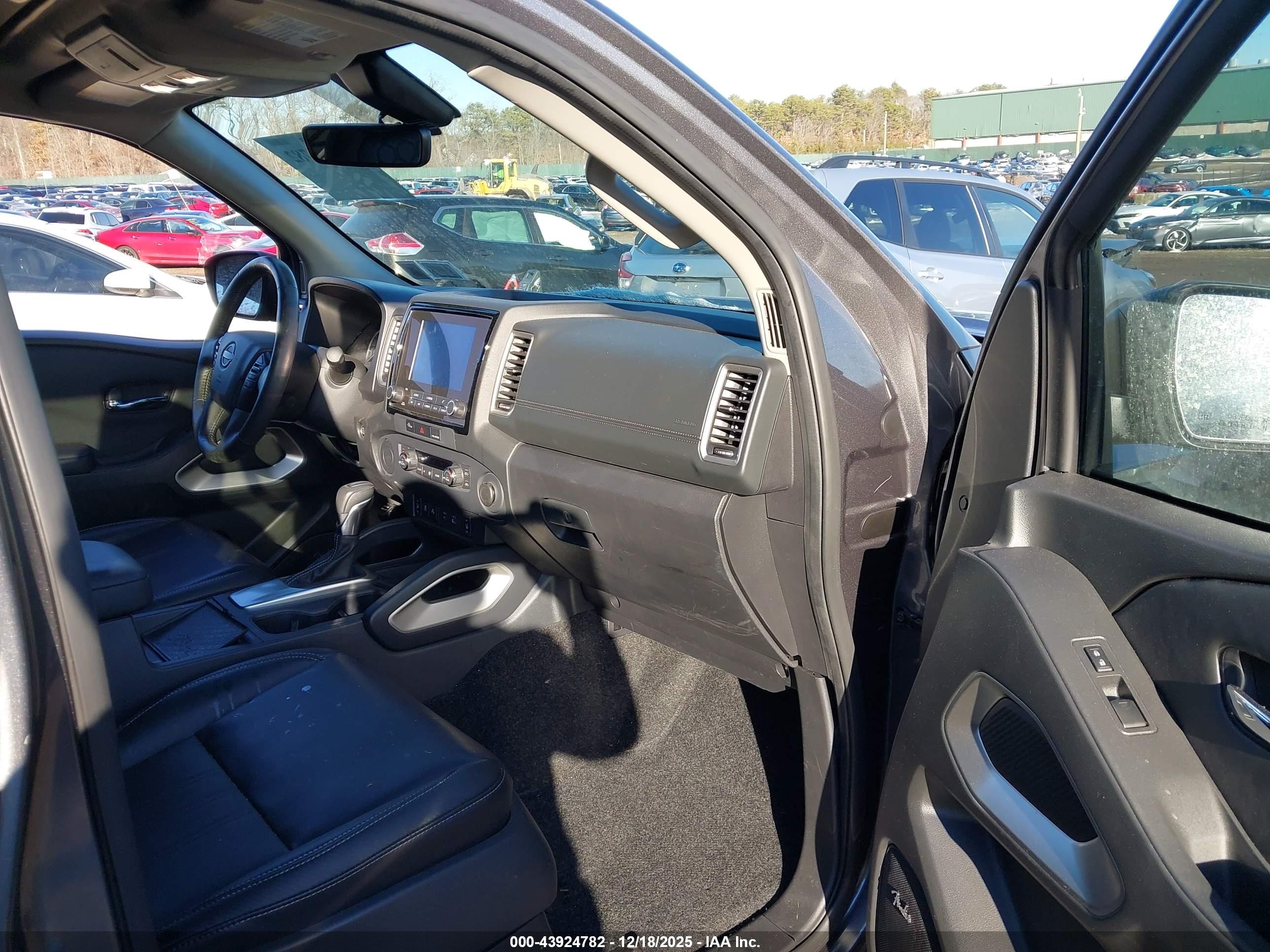 NISSAN FRONTIER image 5