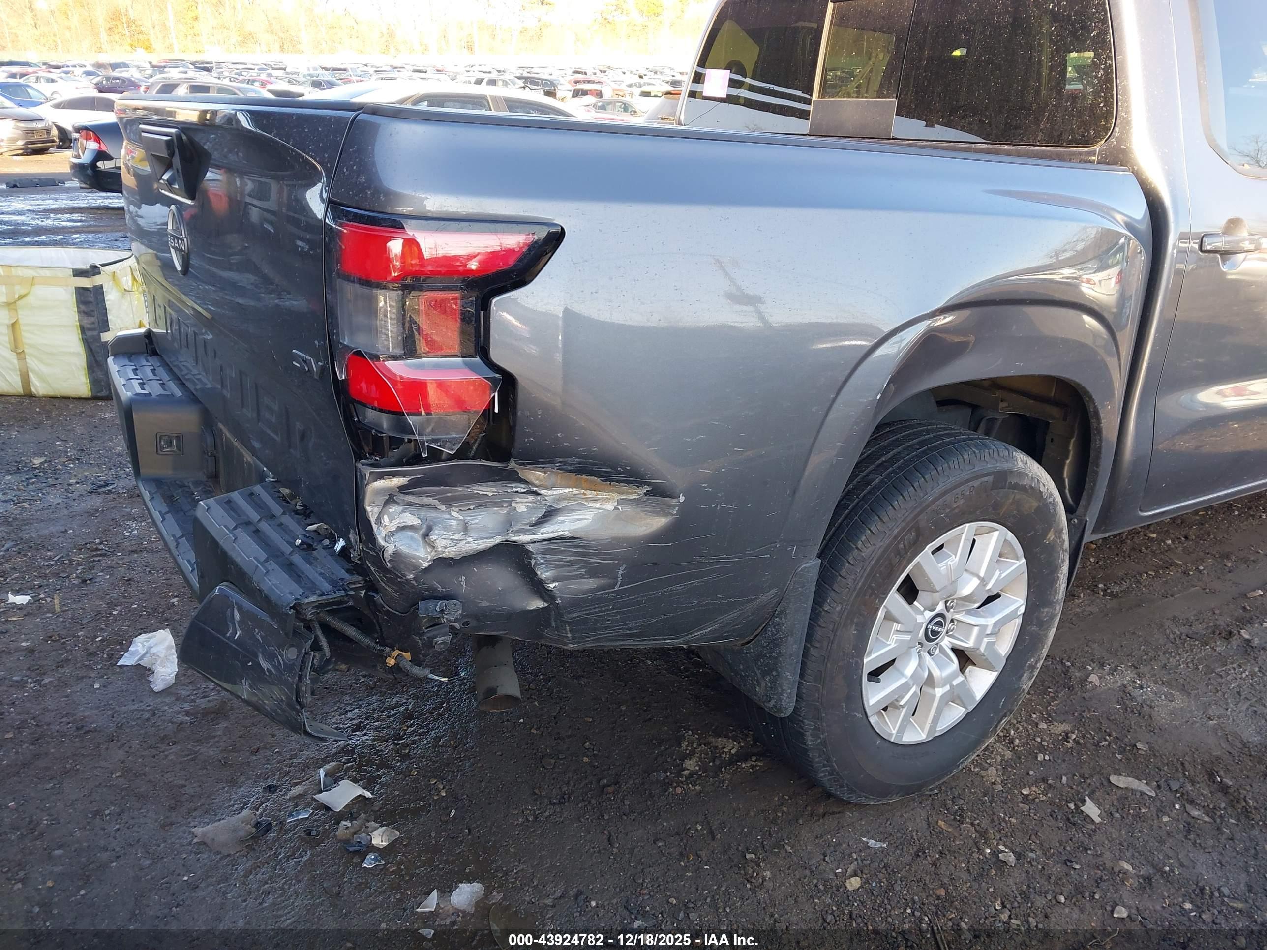 NISSAN FRONTIER image 6