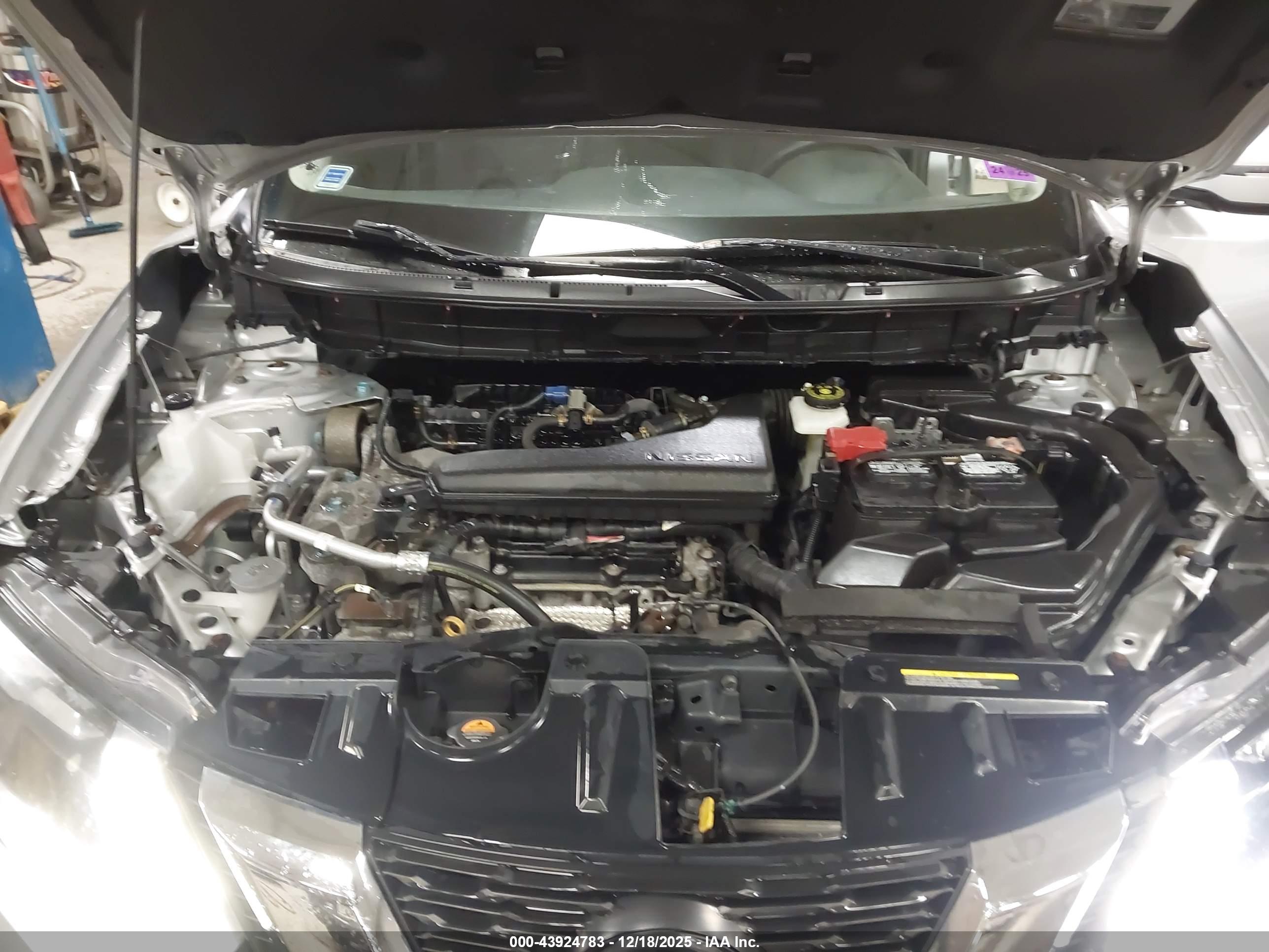 NISSAN ROGUE image 10