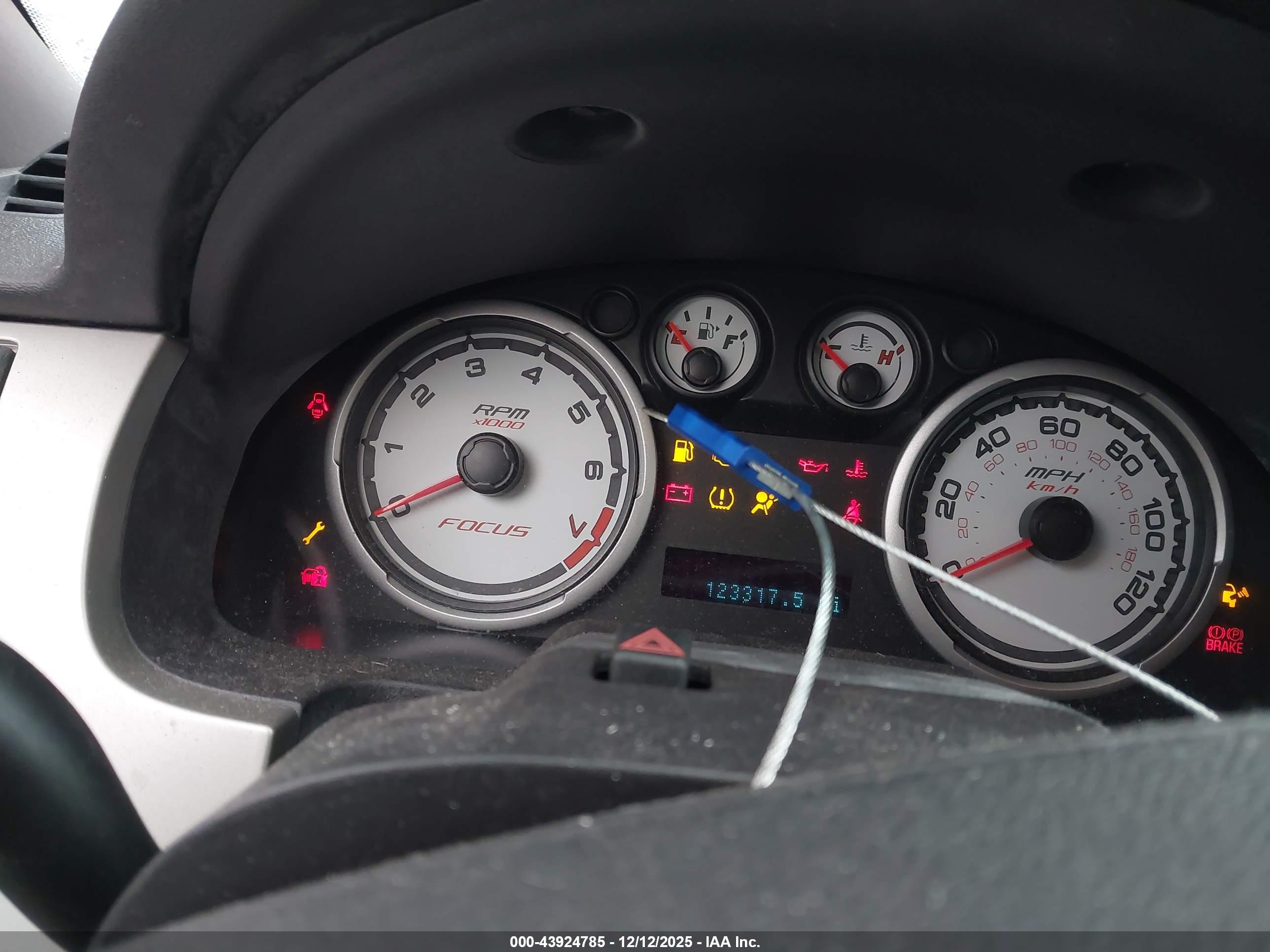 FORD FOCUS image 7
