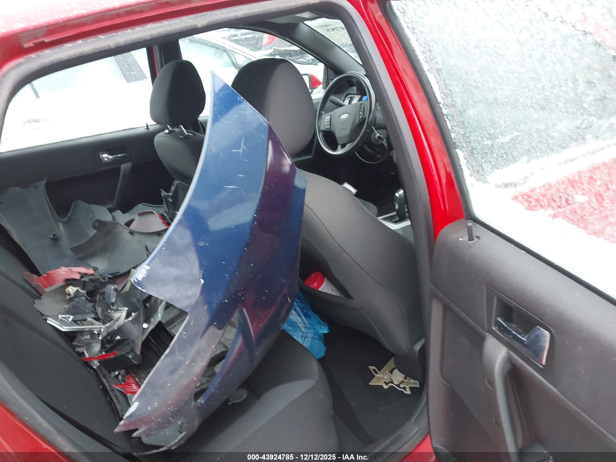 FORD FOCUS image 8