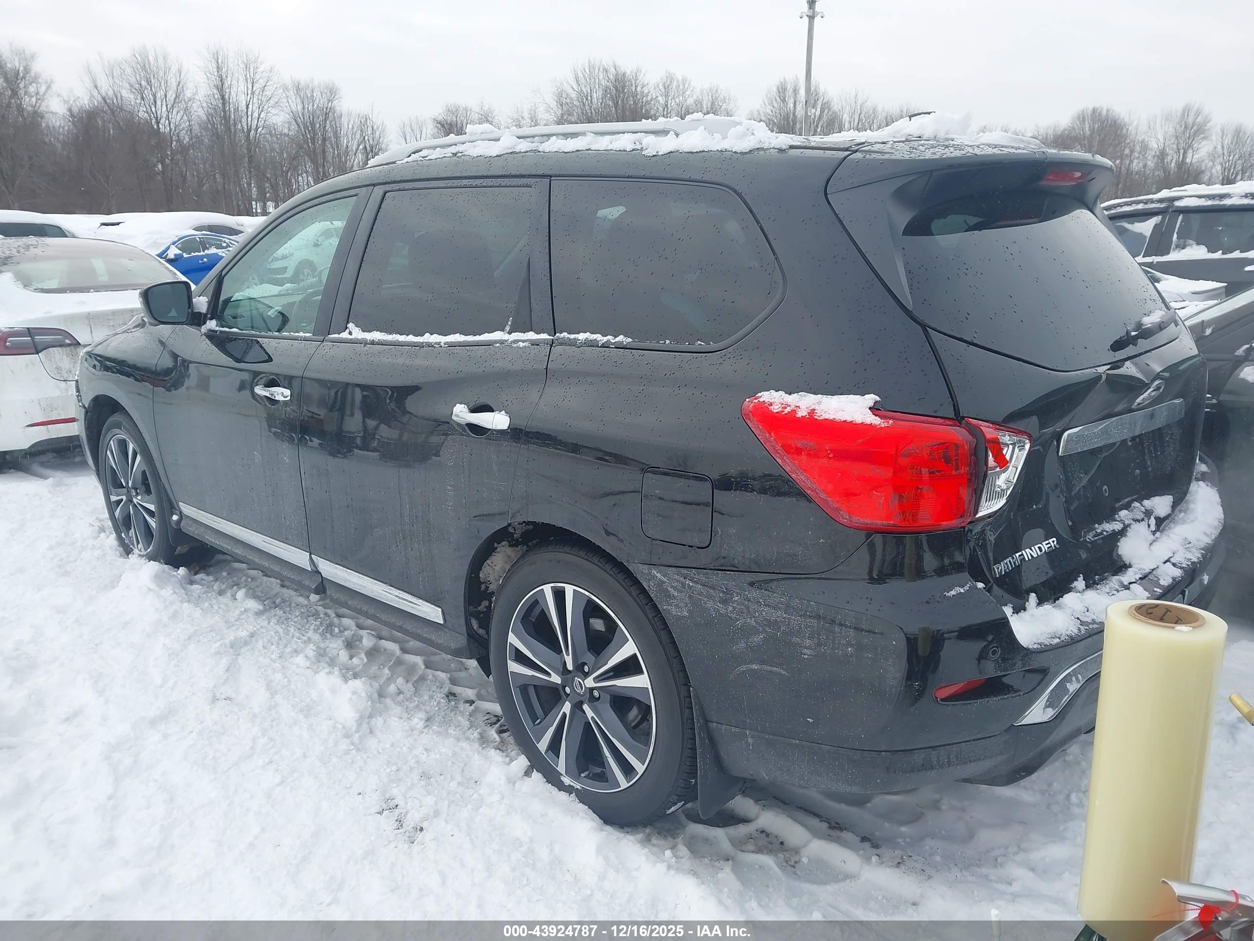 NISSAN PATHFINDER image 3