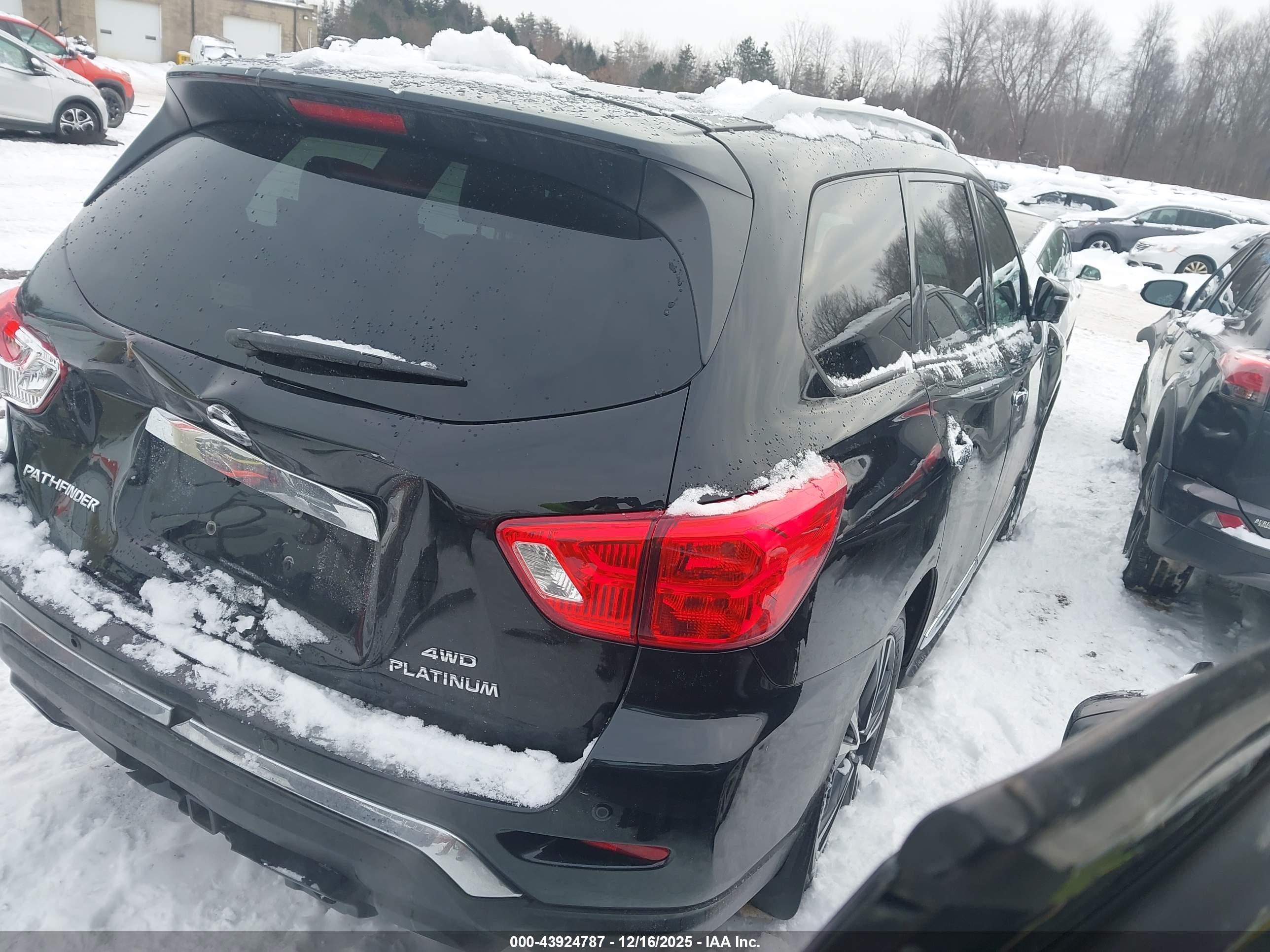 NISSAN PATHFINDER image 4
