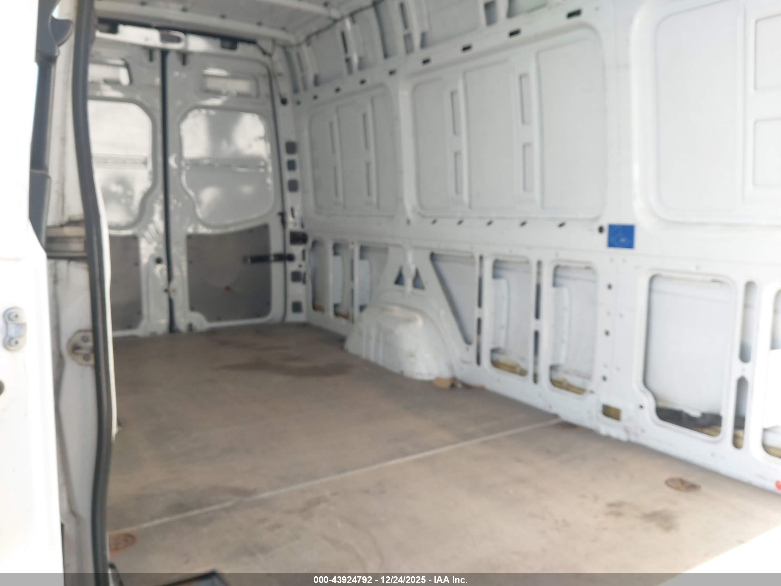 MERCEDES-BENZ SPRINTER image 8