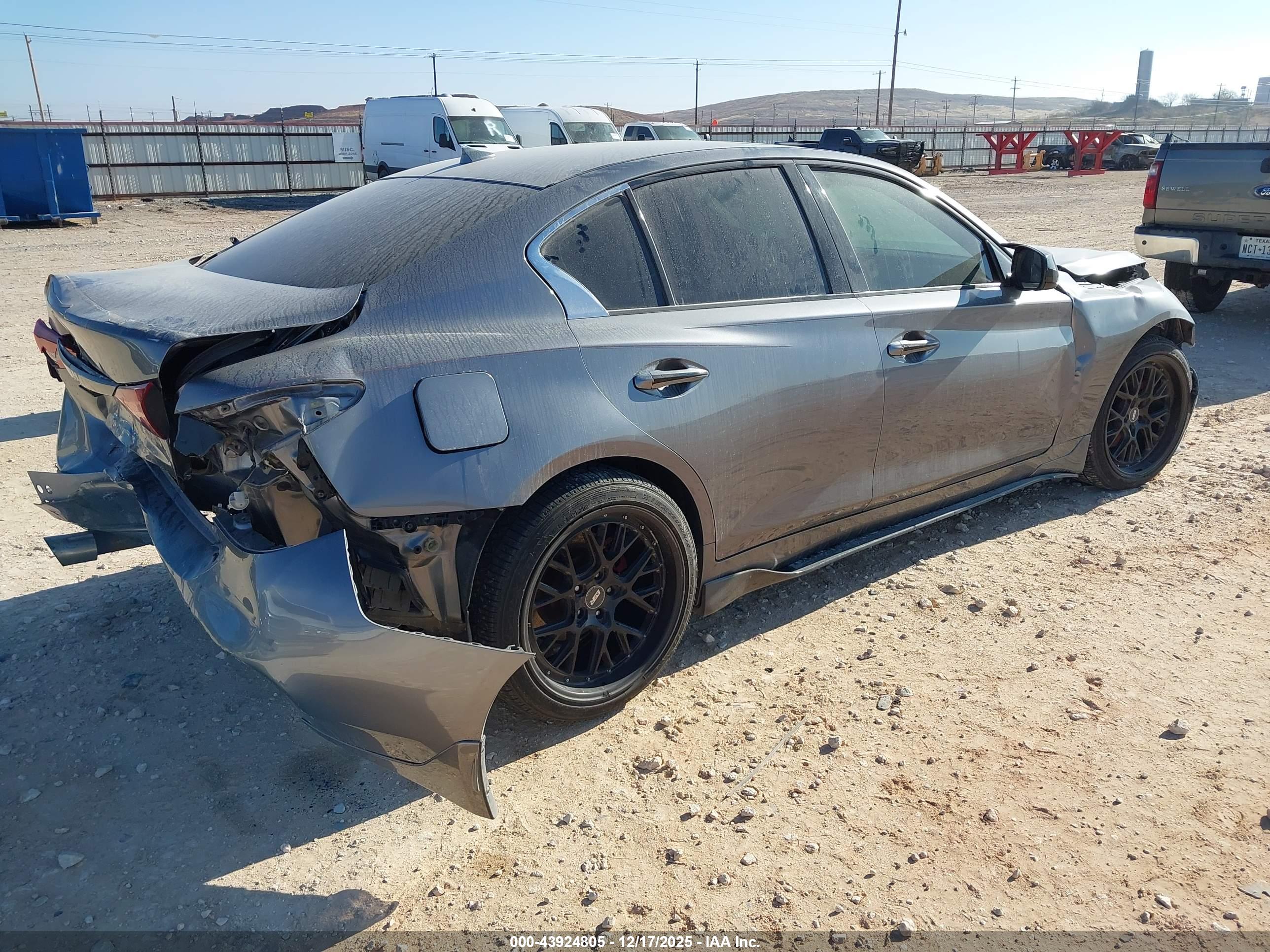 INFINITI Q50 image 4
