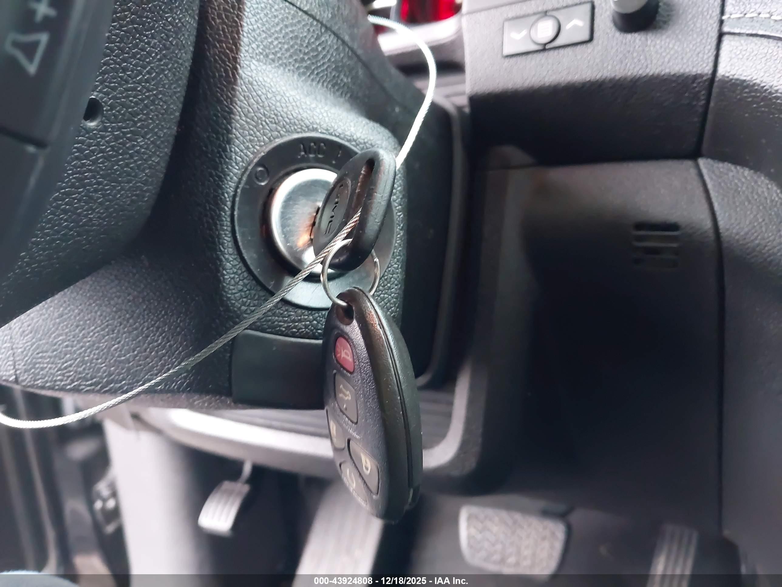 GMC ACADIA image 11
