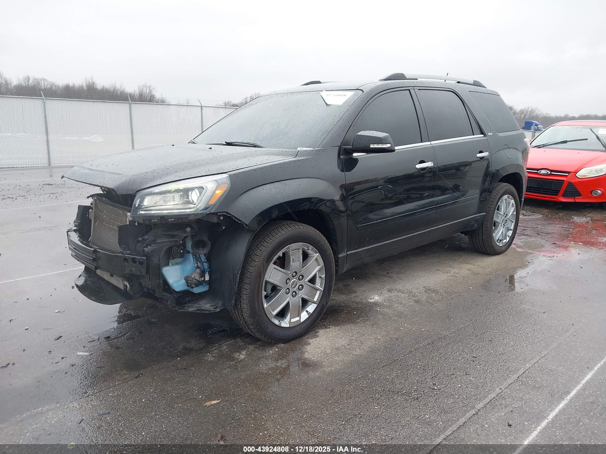 GMC ACADIA image 2