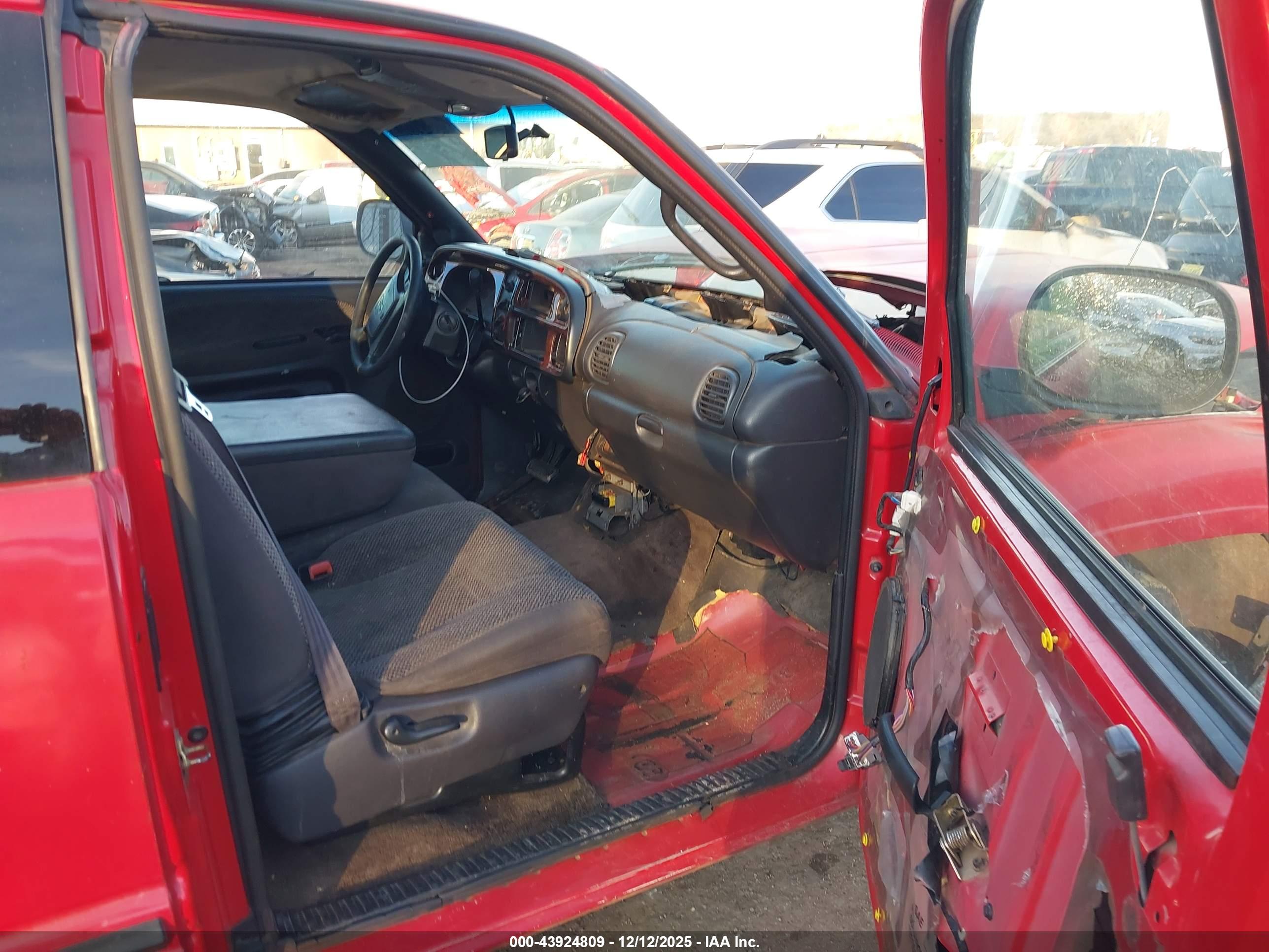 DODGE RAM image 5