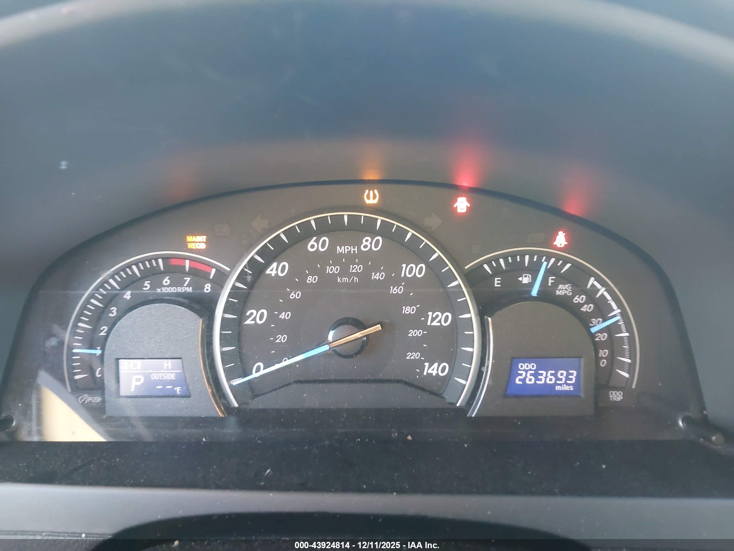 TOYOTA CAMRY image 7
