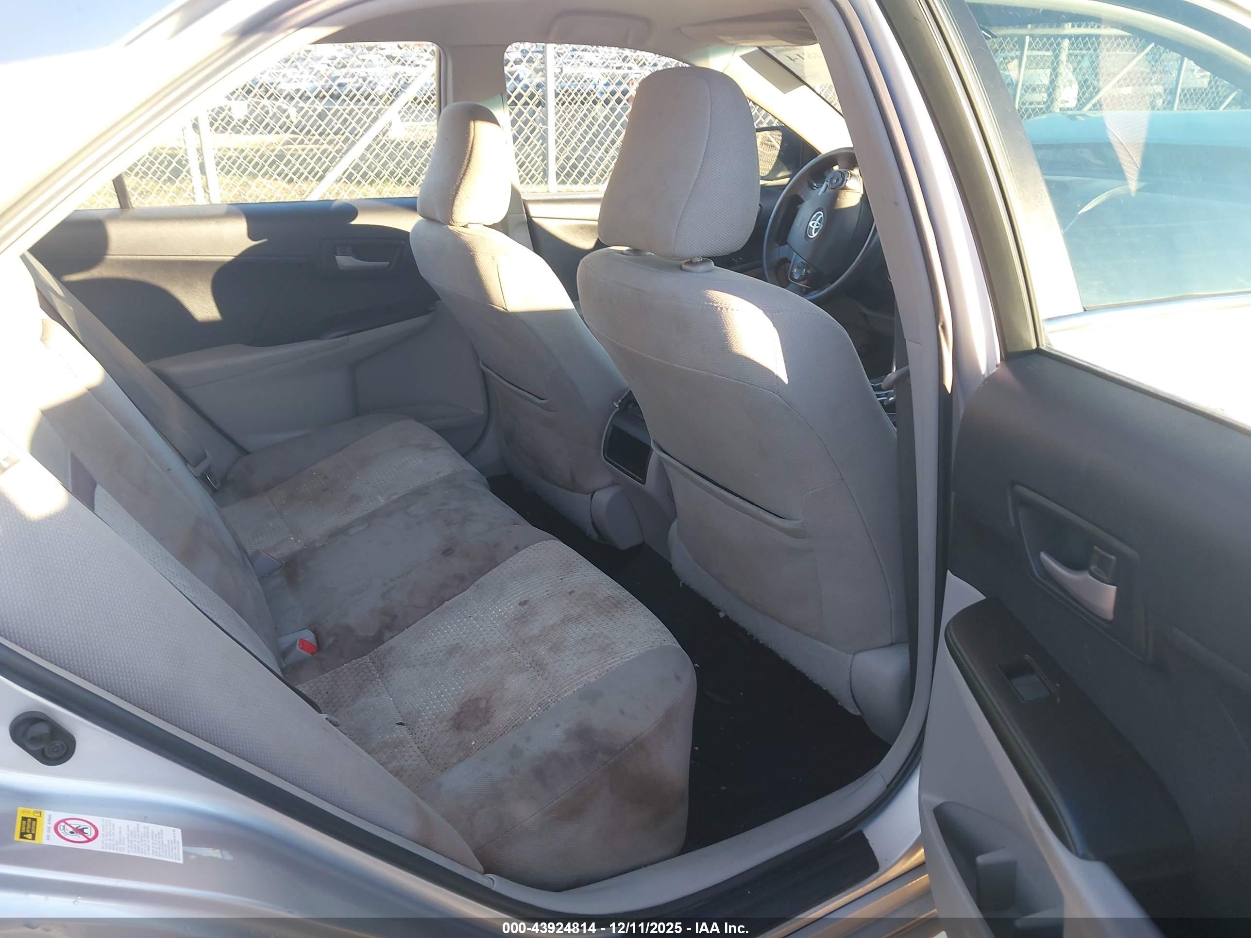 TOYOTA CAMRY image 8